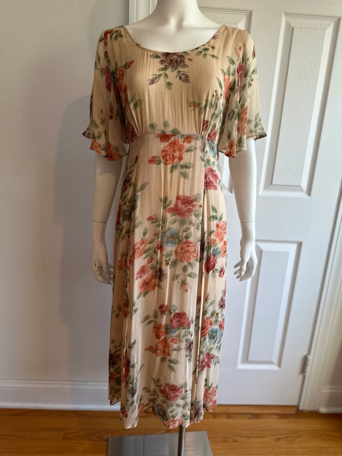 Vintage  Sheer Floral Print Flowy Midi Dress With A Flowy A-line Silhouette S/M