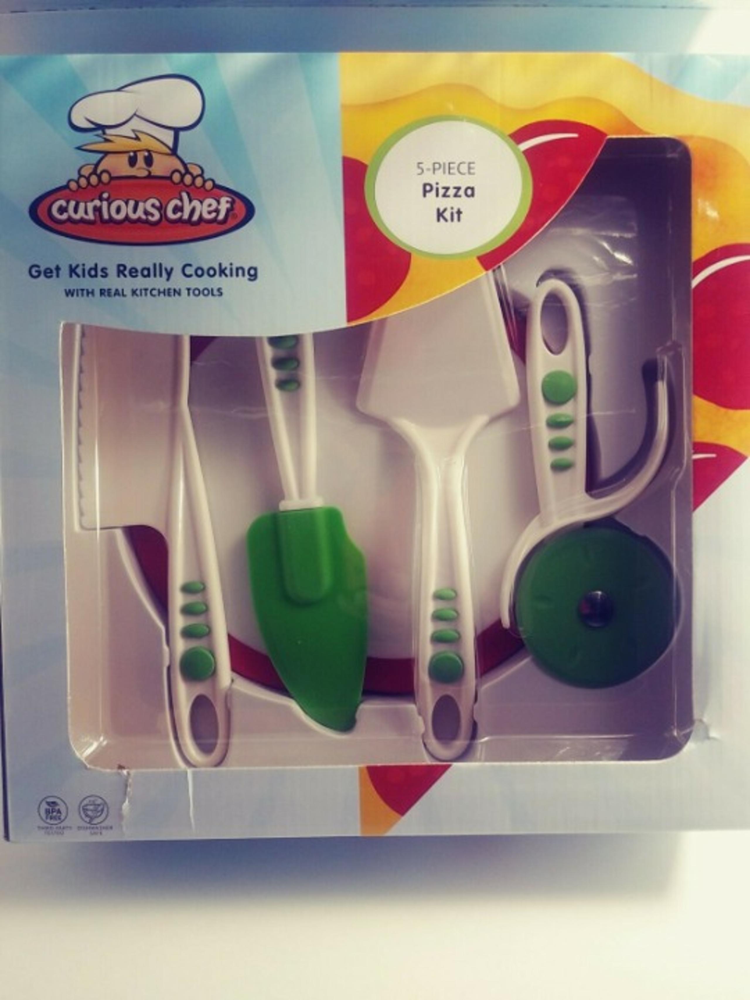 Curious Chef Pizza kit. New and unopened w/ *bonus* chef hat an apron 5pc kit