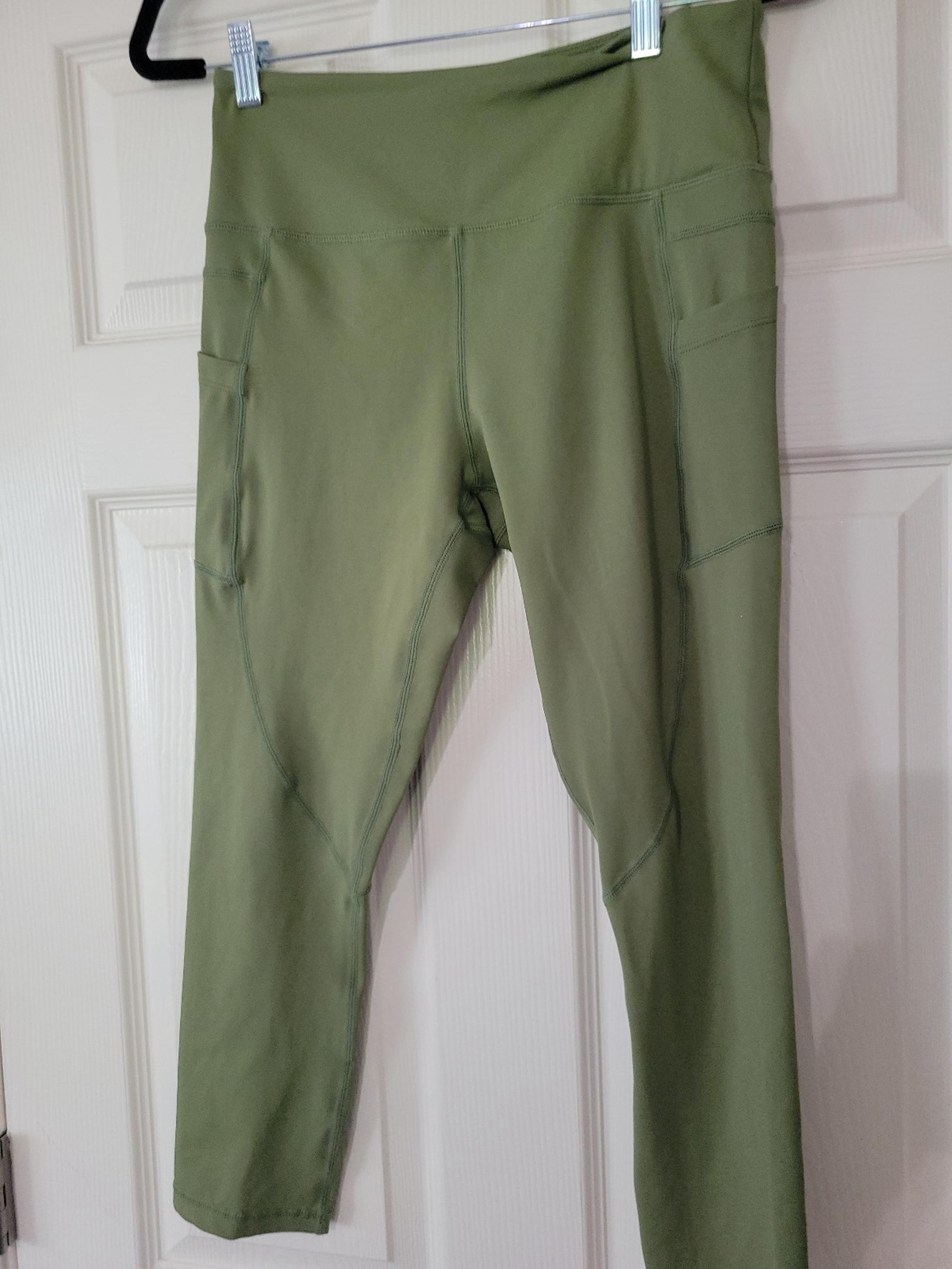 Zyia Active Womens Dark Sage 
Light n Tight Capri Leggings Size Large