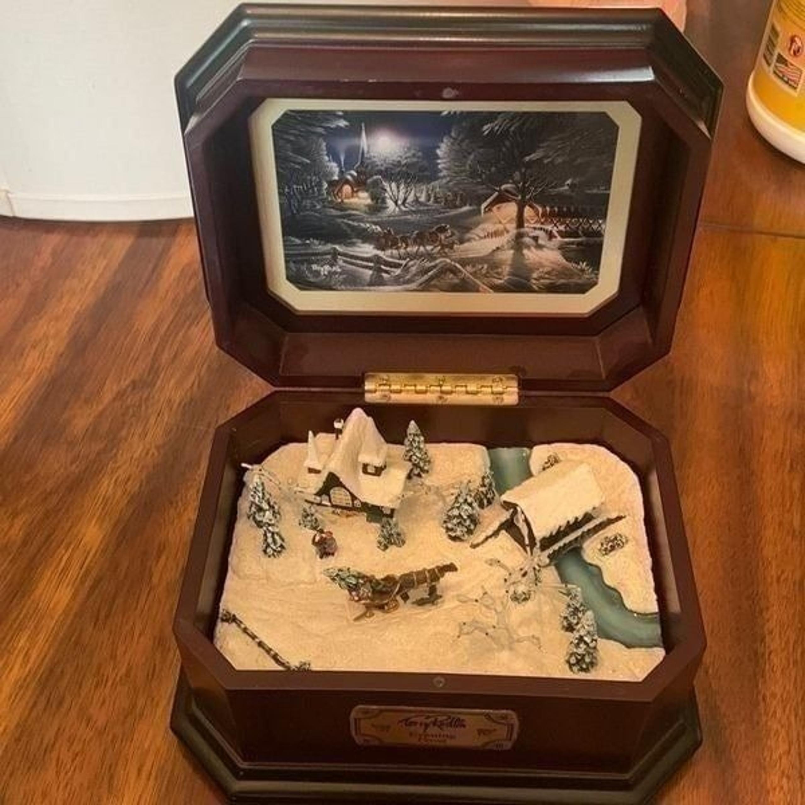 Terry Redlin Silent Night music box Preloved ️excellent condition