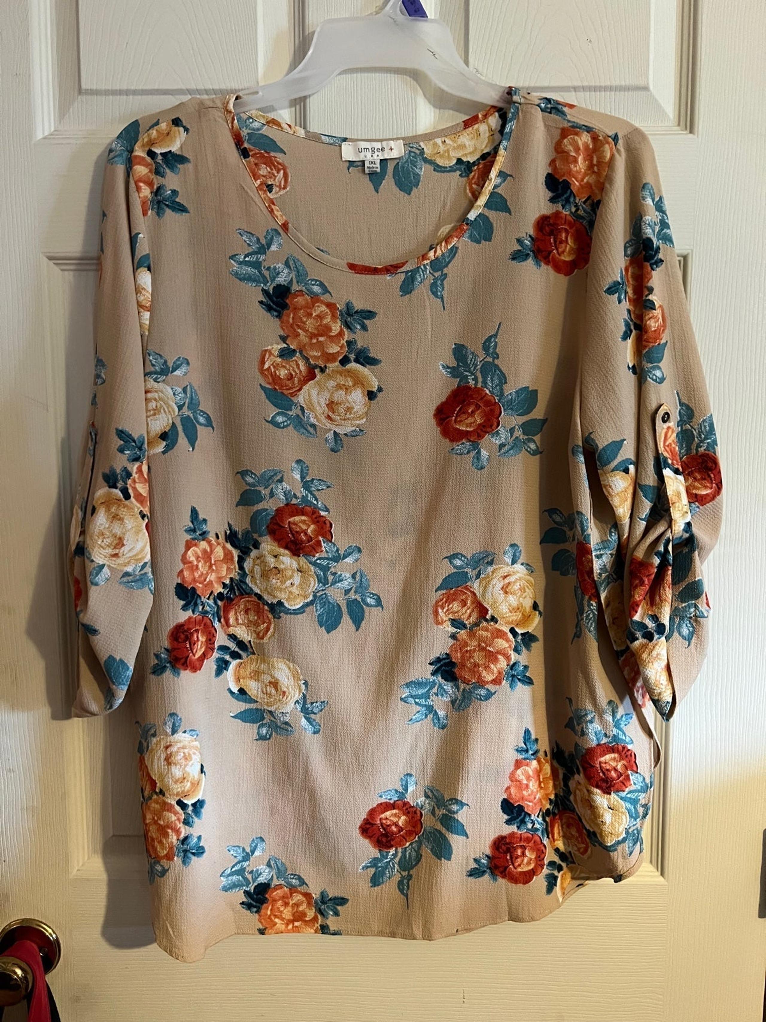 Umgee floral blouse, top, roll tab sleeves, size 1XL