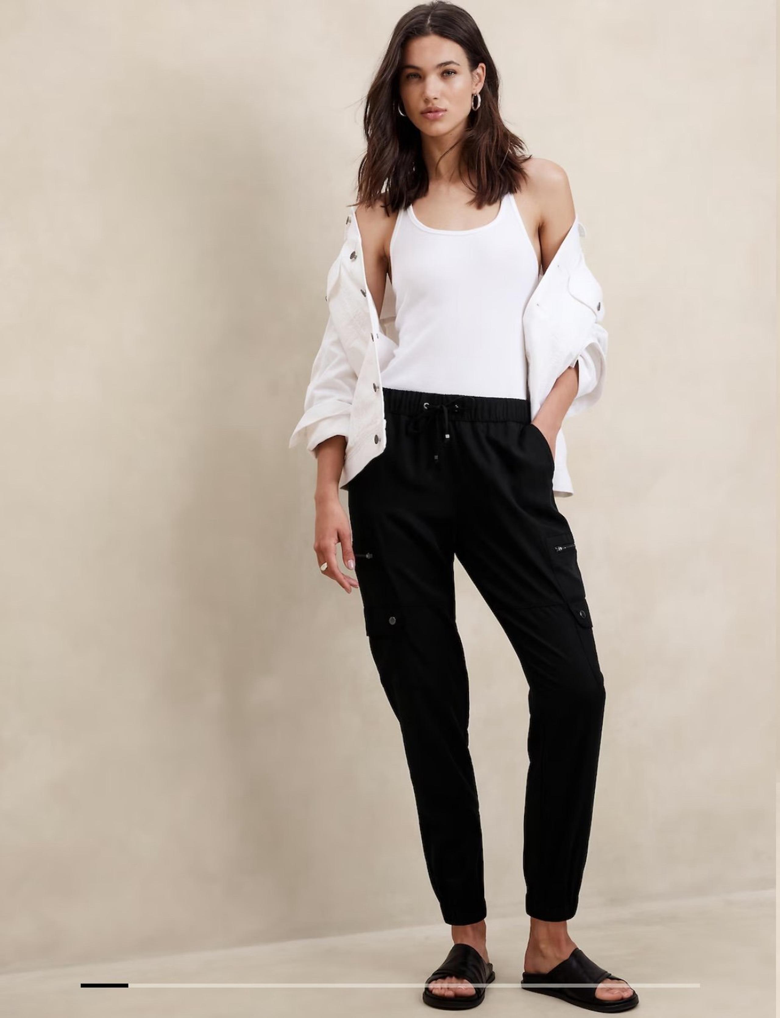 Womens Banana Republic black Tencel cargo pants S nwot