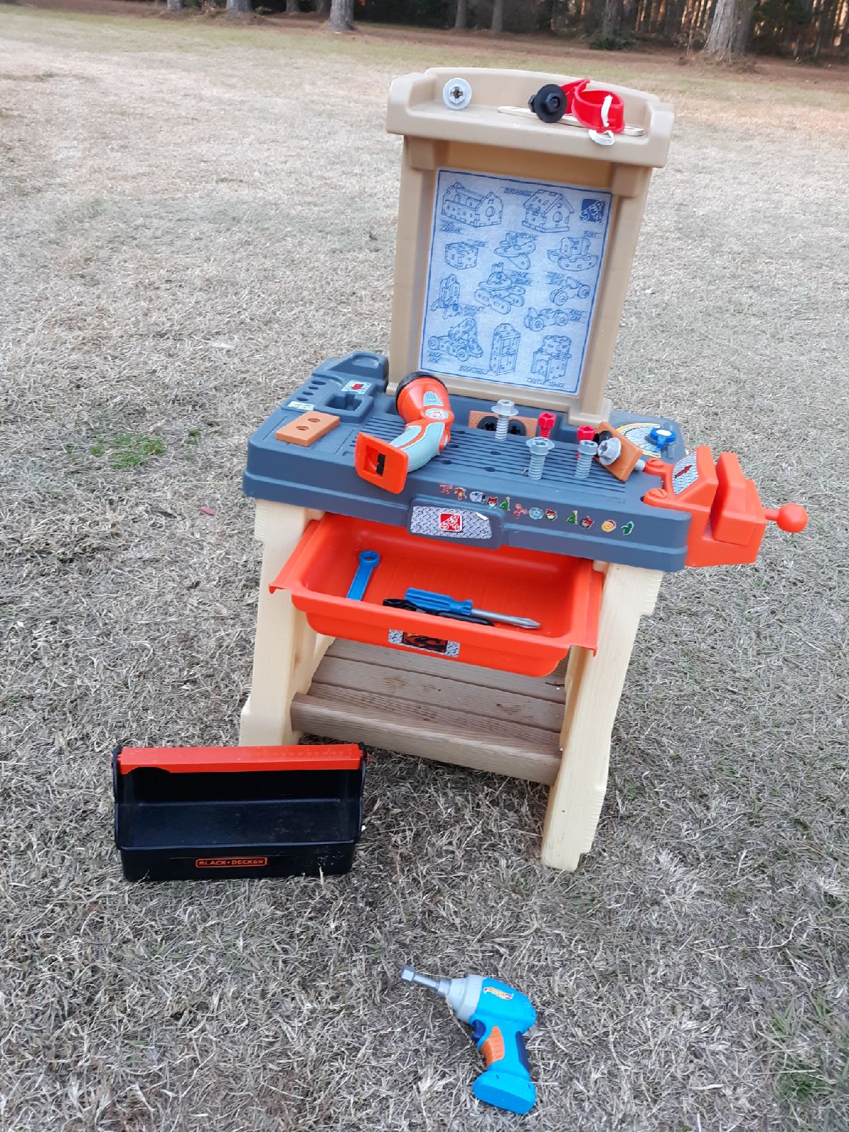 TOOL BENCH Made by Step 2