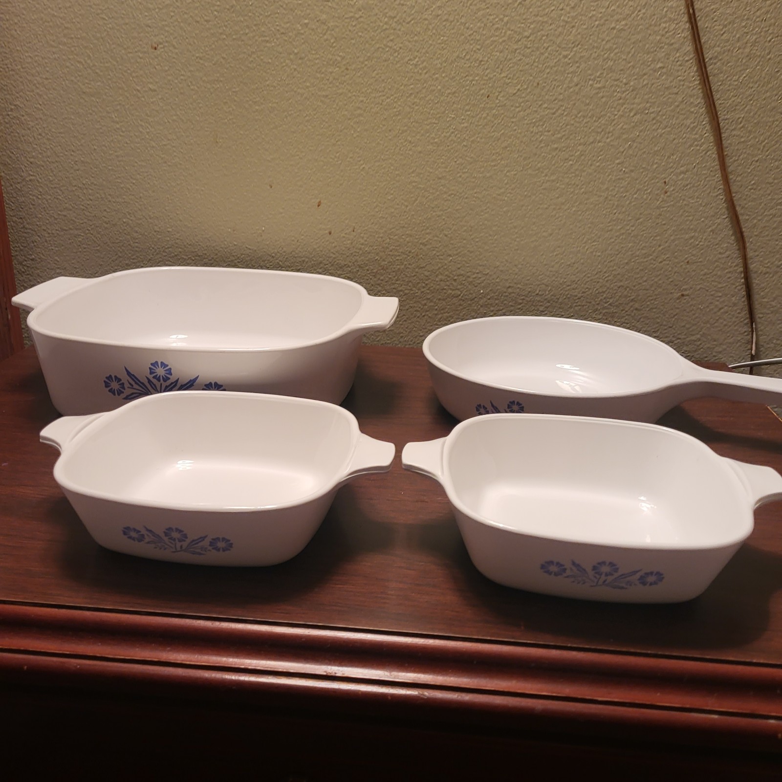 Corningware blue cornflower 4 peiced