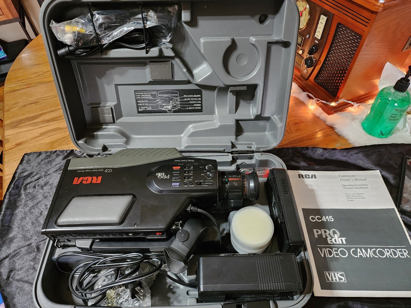 RCA Pro Edit Video Camcorder Solid State Image Sensor CC415 w/ Case & Extras