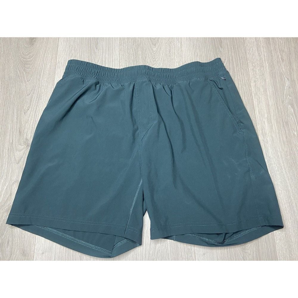 Rhone Shorts Mens 2XL Green 7 Mako No Lining Stretch Drawstring Active Running