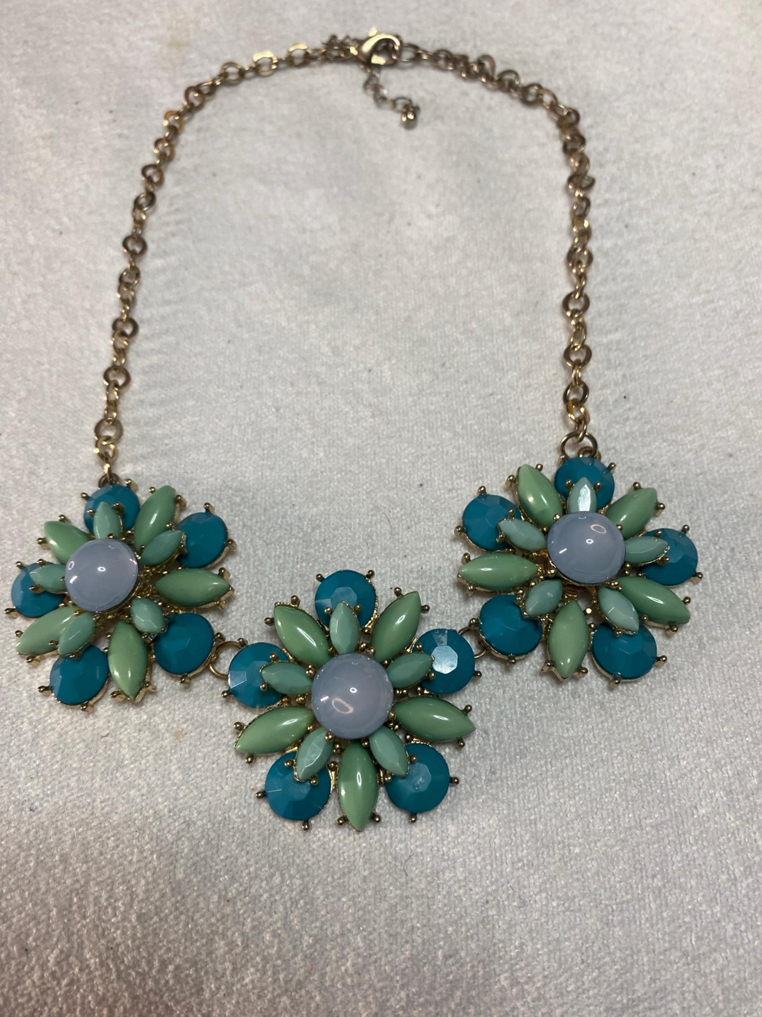APT. 9 Necklace Chunky Green And Teal Floral Jewelry Statement Piece