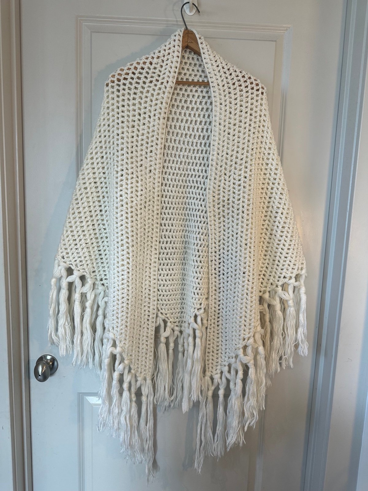 Vintage Queen of The Capes Country Place 70’s Cream Crochet Open Knit Shawl