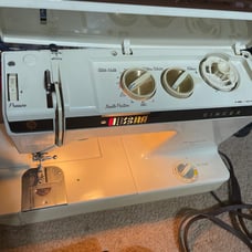 Vintage Singer Futura II Model 920 Two Way Sewing Surface Sewing Machine w/Pedal