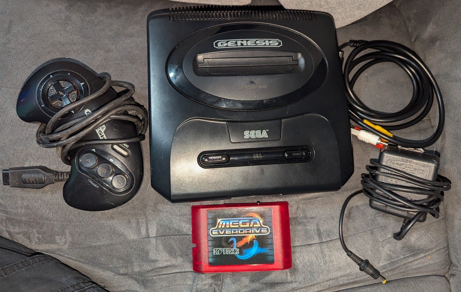 Sega Genesis Console W/power & composite cables & 1 Controller & Everdrive