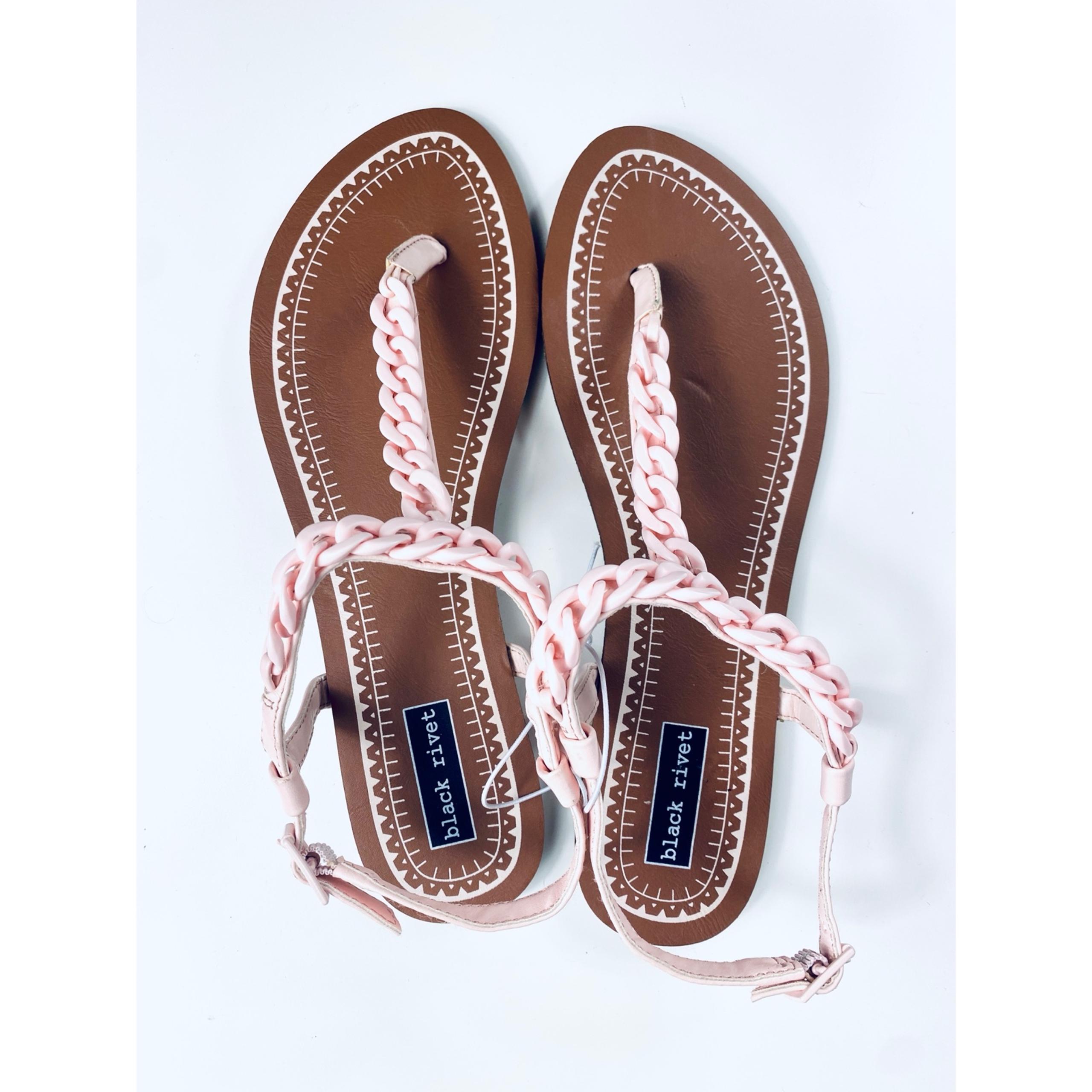 Black Rivet Kylie light blush pink chain strap thong sandals size 8.5