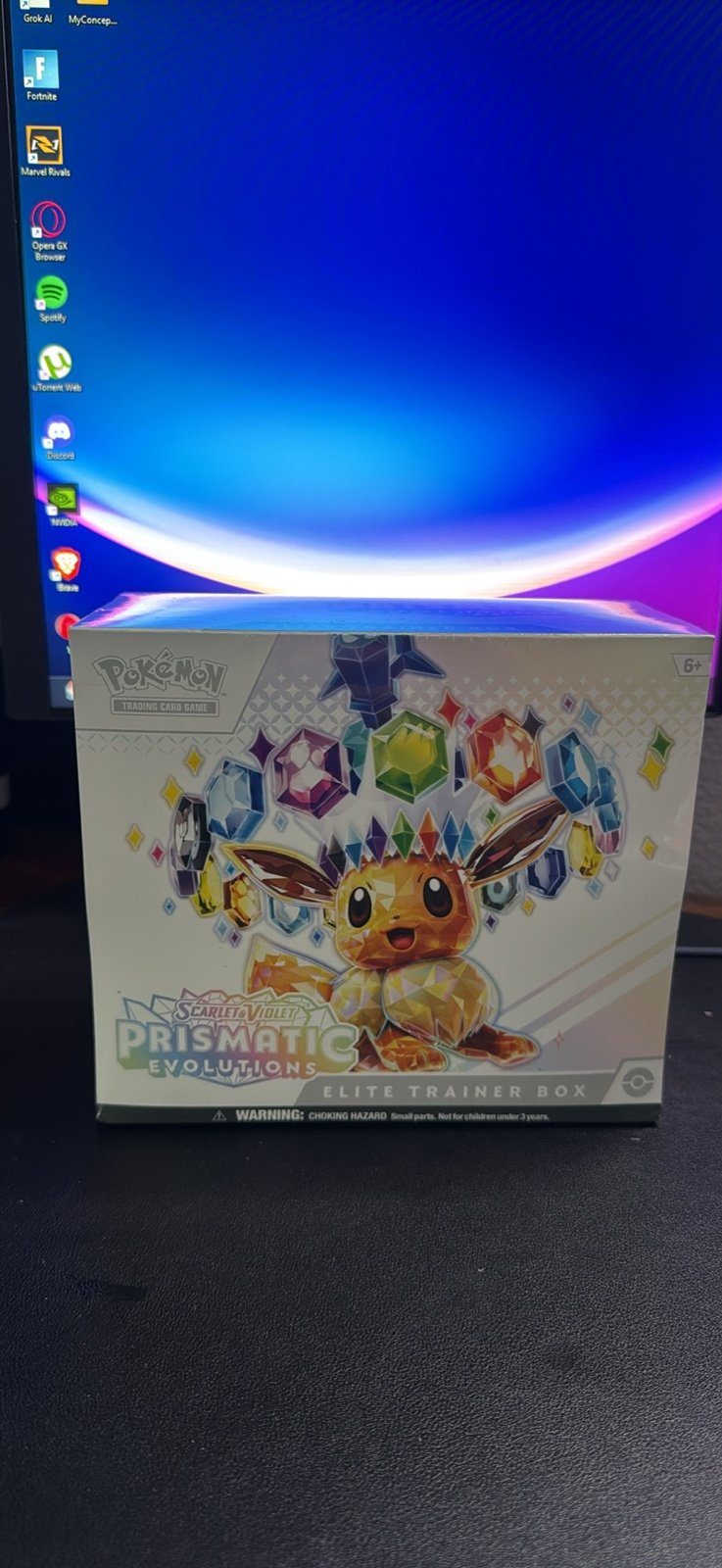 Pokemon Prismatic Evolutions ETB
