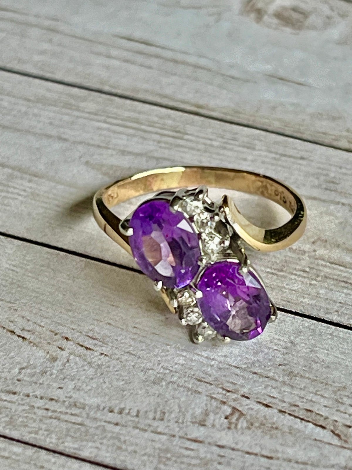 10k solid gold natural diamonds and amethyst ring size 6