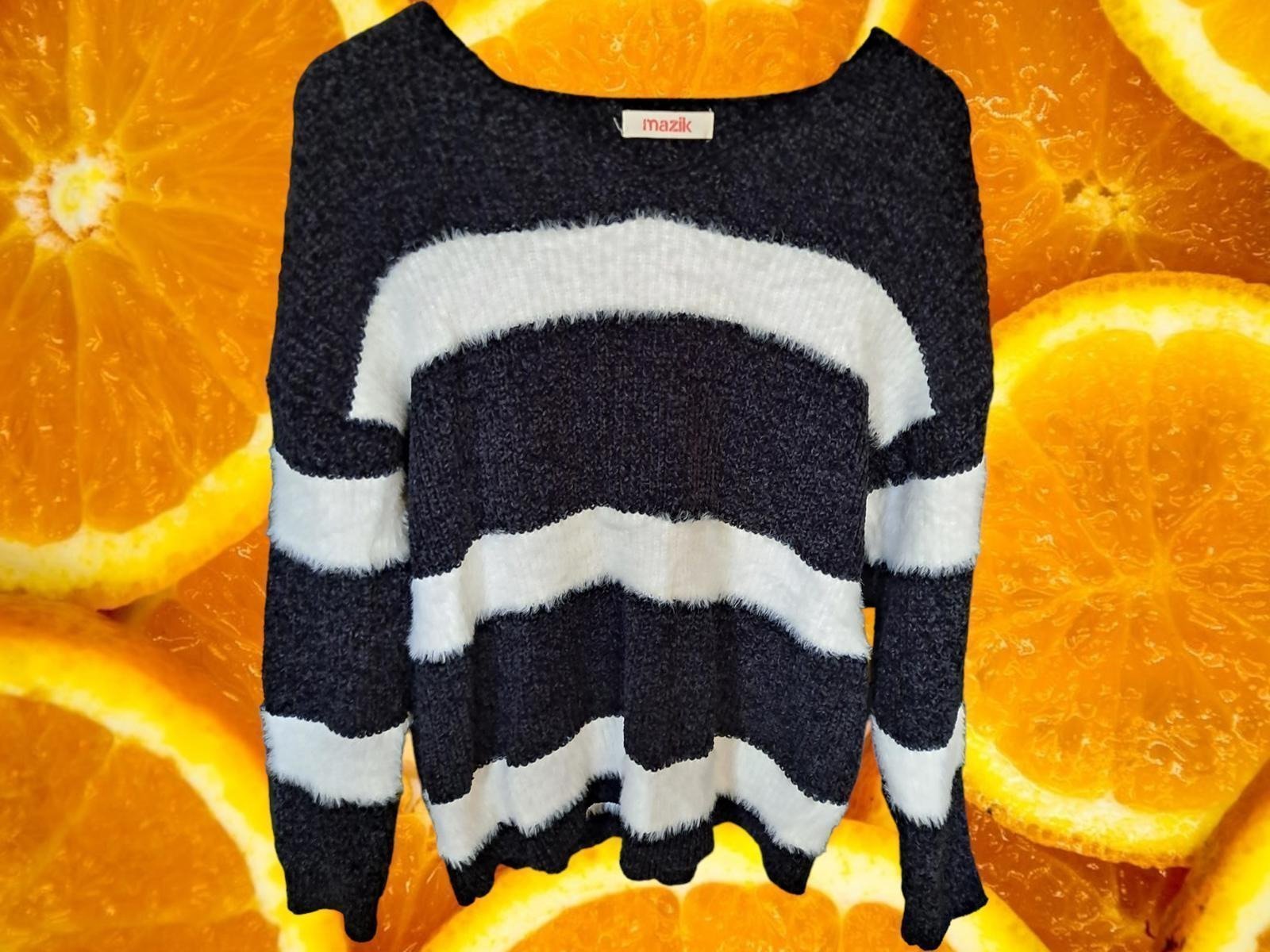 Mazik Black and White Striped Sweater Size Medium