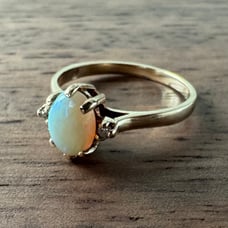 Vintage 10k Solid Gold Australian Opal & Diamond Ring