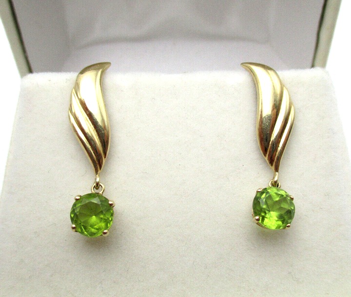 14K Yellow Gold Peridot Wavy Drop Earrings [E283]