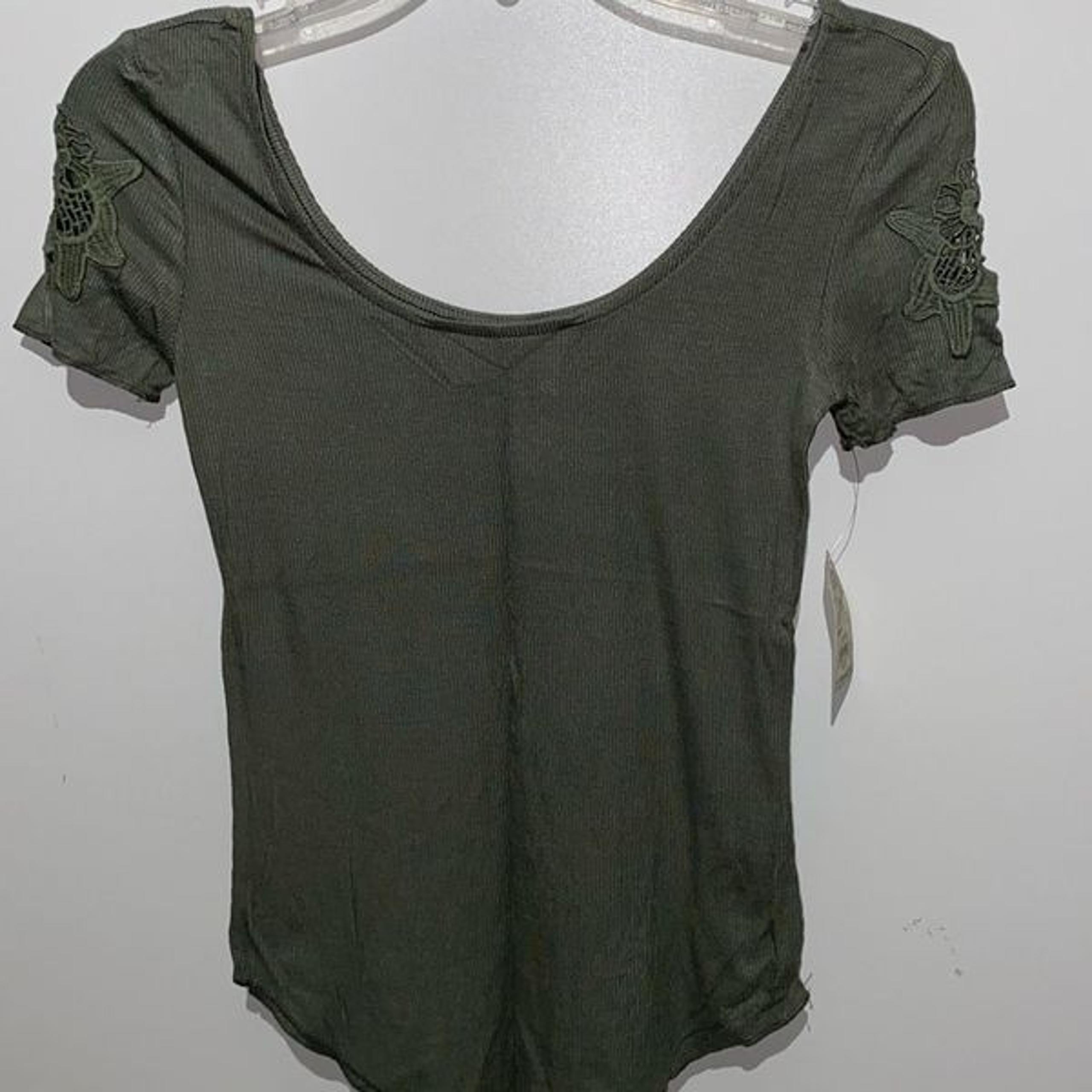 Mudd Women's Olive Green Ribbed Short Sleeve Embroidered T-Shirt Size XS NWT