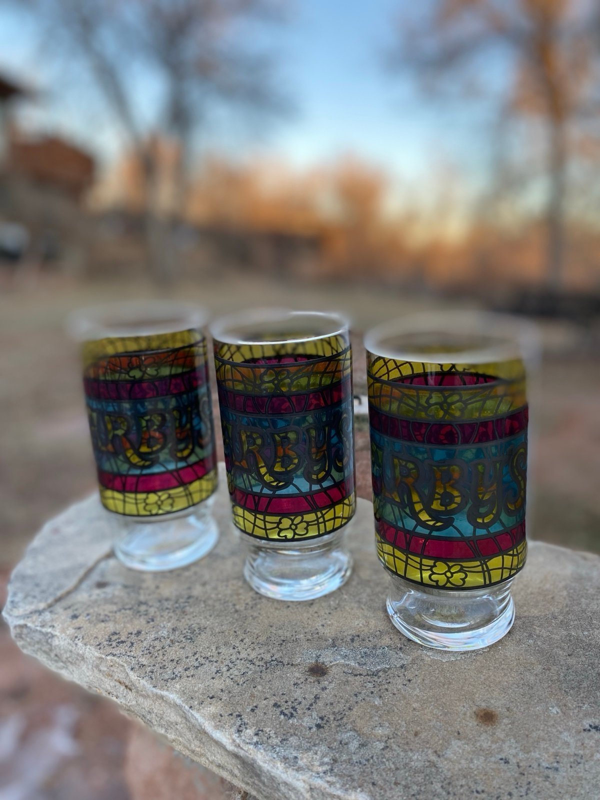 Tuffany Style Arby's 3 Vintage Glasses with Arby's Pitcher (4)