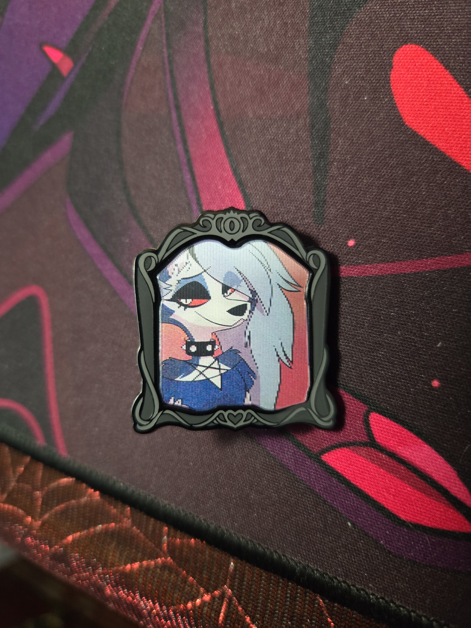 Loona pin