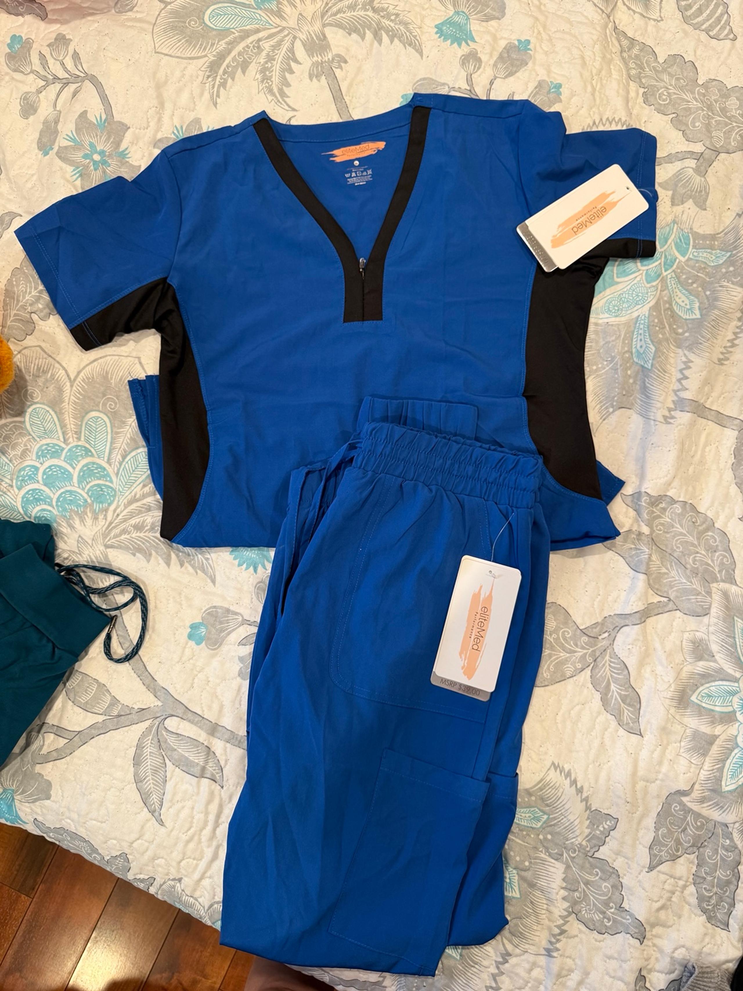 Medium scrub set brand new