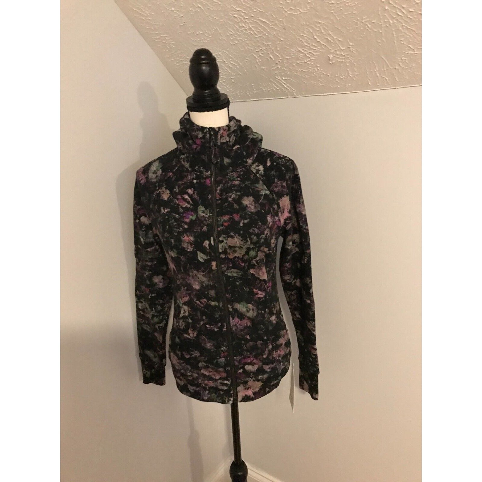 Lululemon Scuba Hoodie Light Cotton Fleece Floral Illusion Antique White Multi
