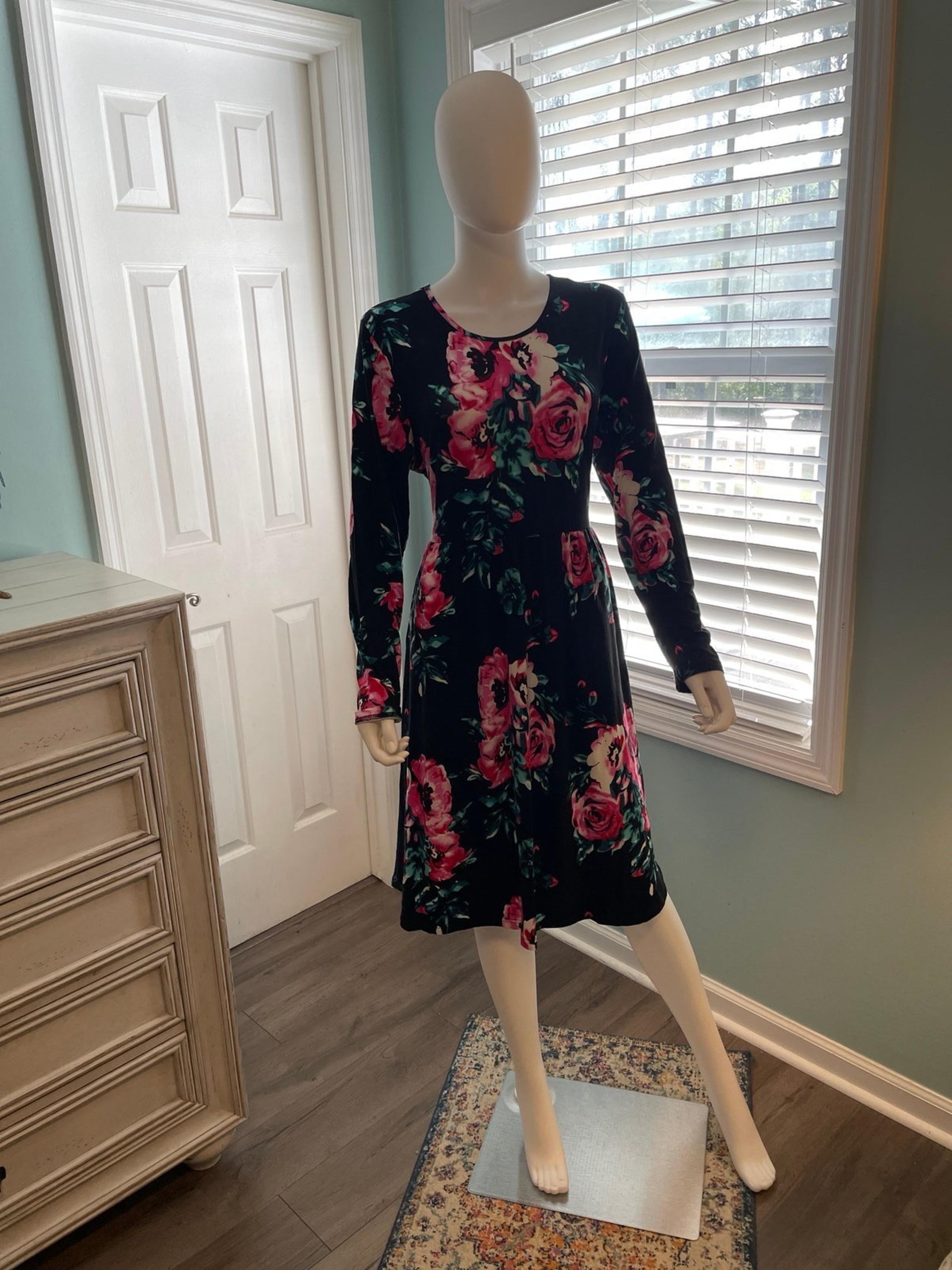 NEW Amazon knee length dress