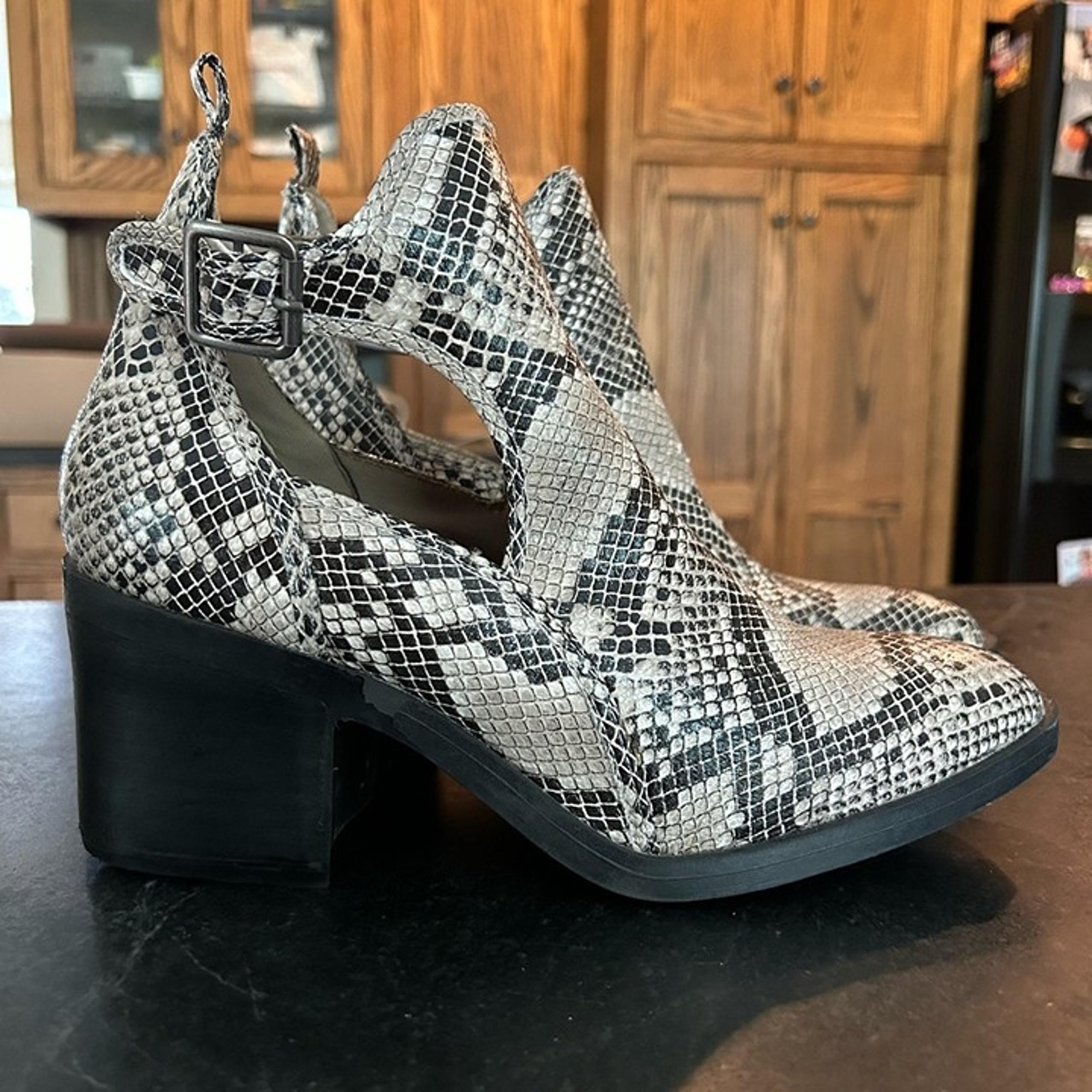 Mia | Edin Snake Print Cutout Ankle Bootie | womens 9.5
