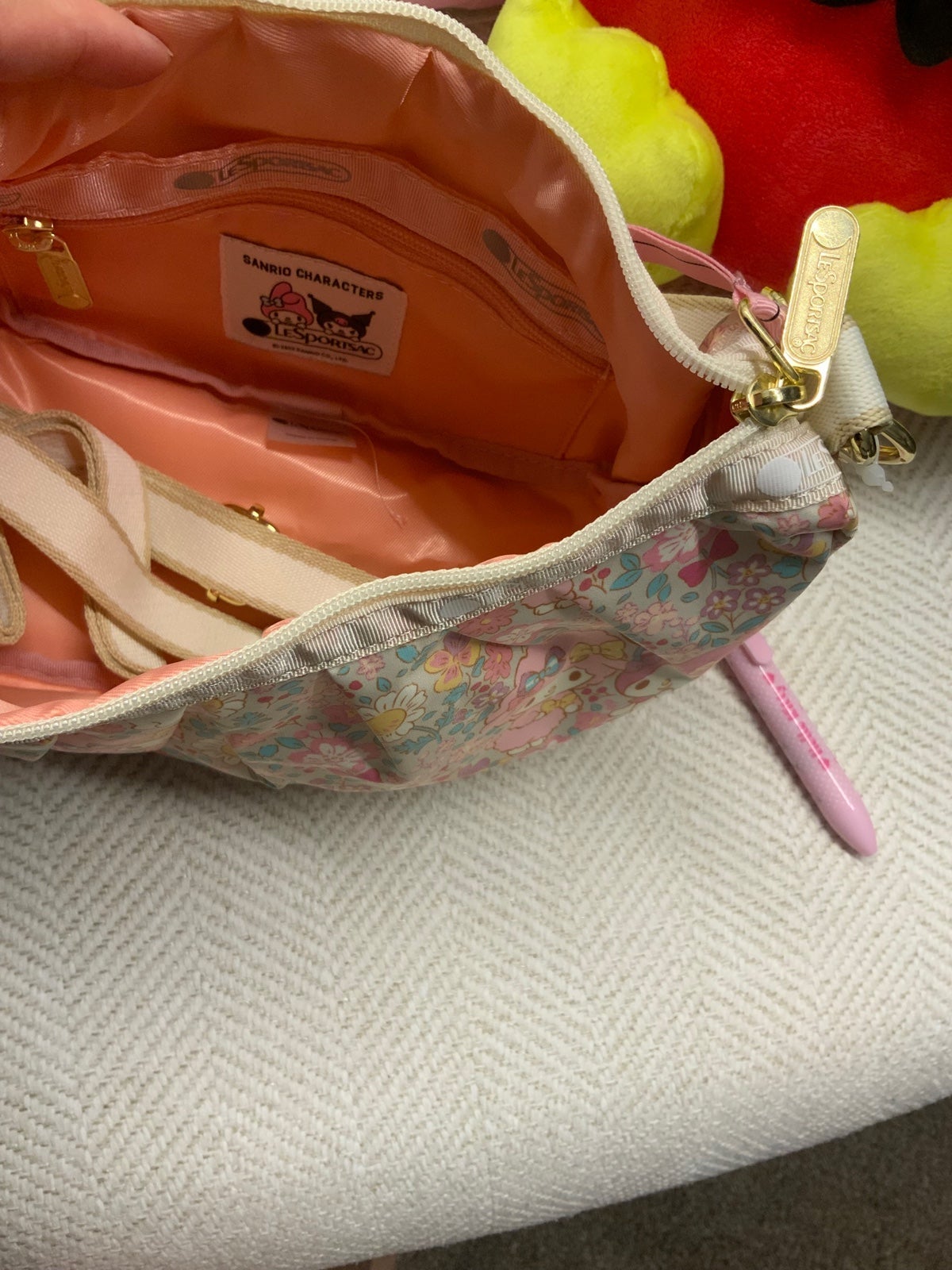 My Melody crossbody sold bag lesportsac