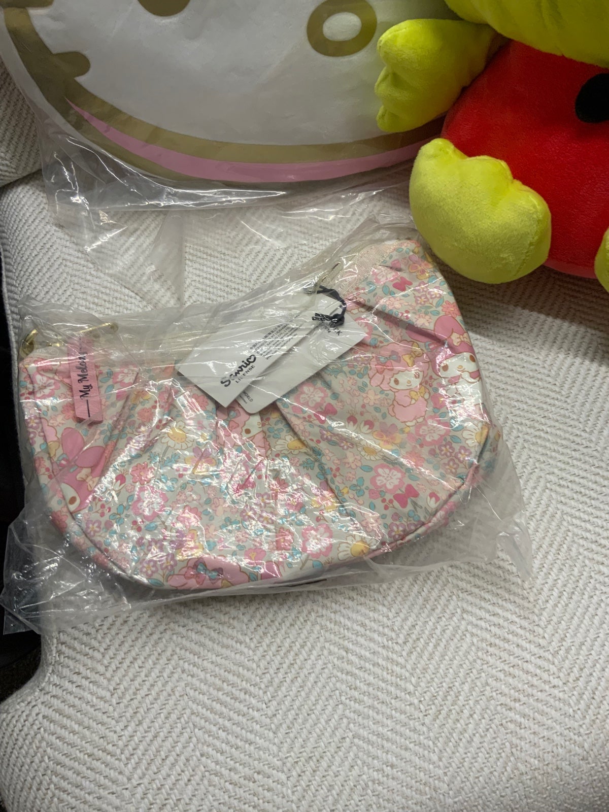 My Melody crossbody sold bag lesportsac