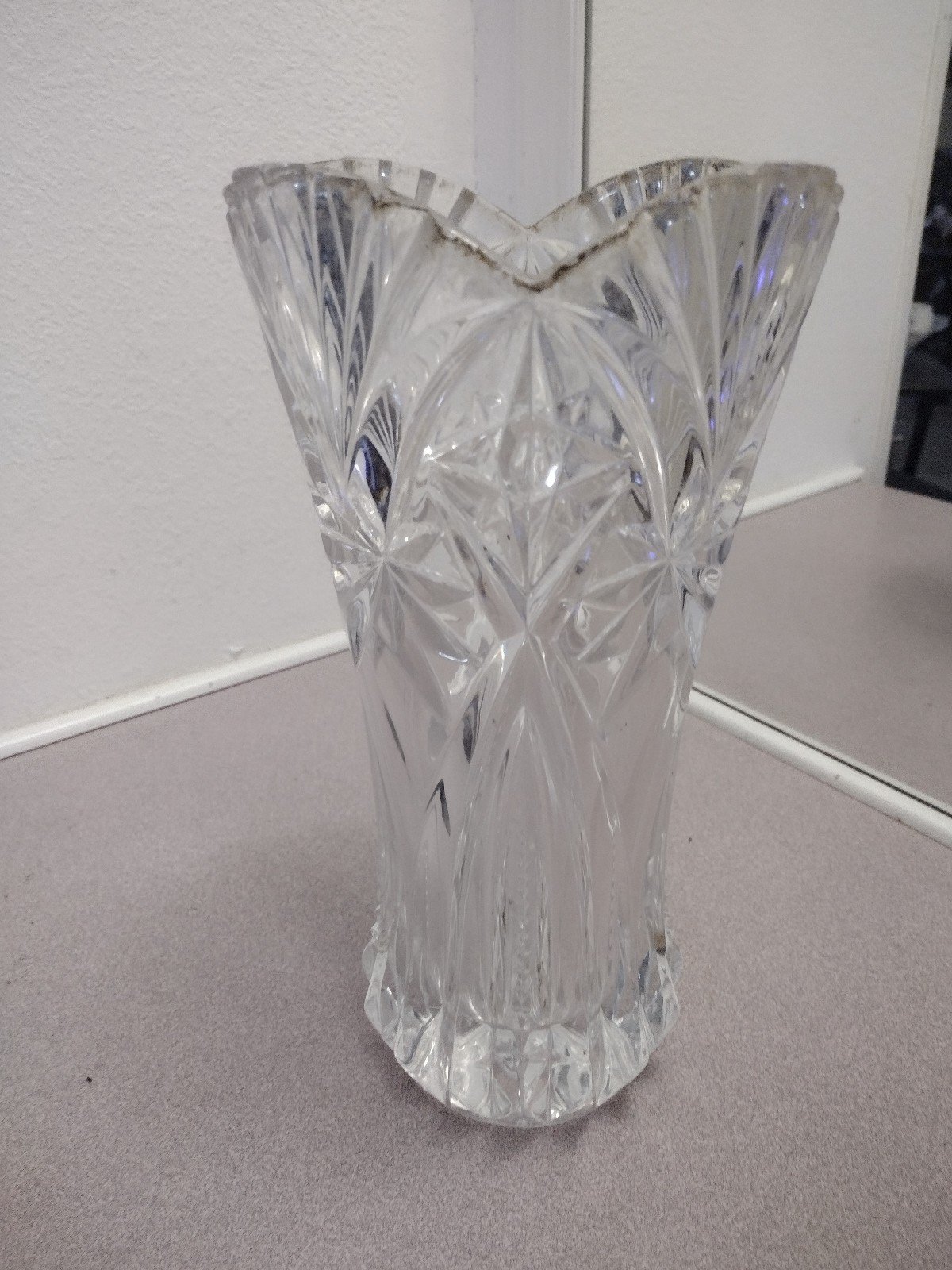 Vintage Crystal Anchor Hocking 10 1/2 inch vase