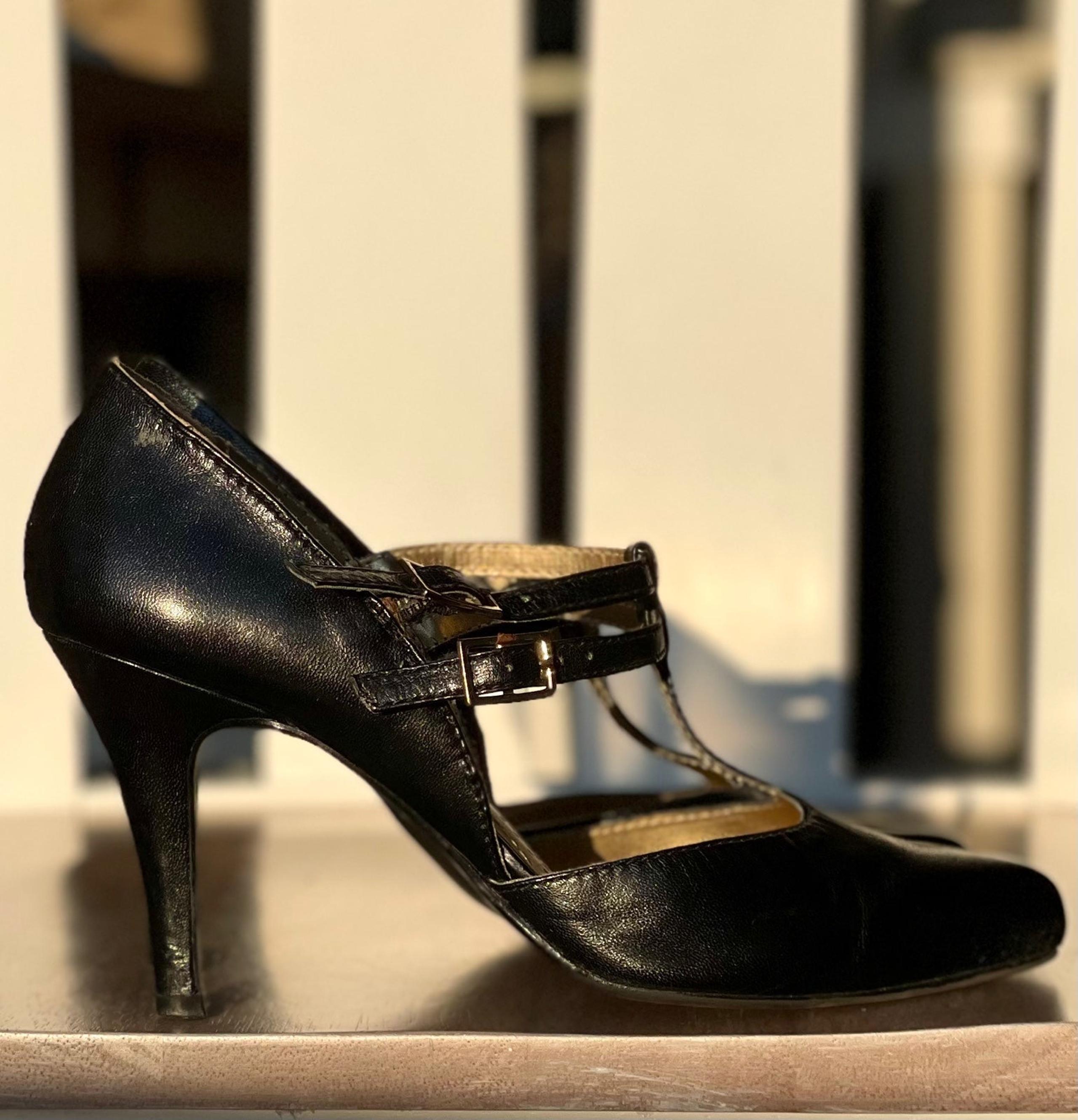 Y2K Black Leather Mary Jane Pumps Size 7
