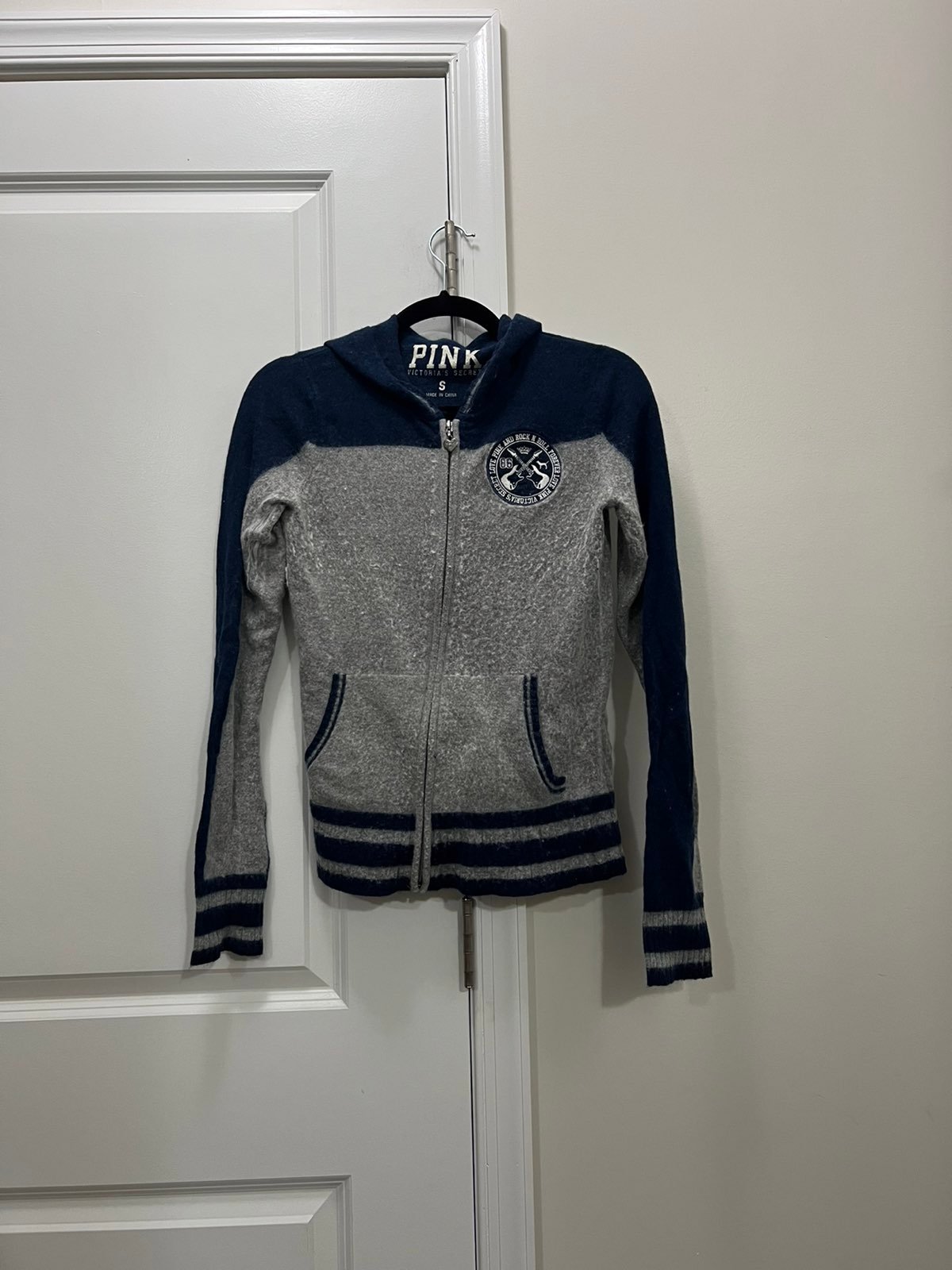 Victoria’s Secret Pink Gray Rock & Roll Zip Up Knit Hoodie Size Small