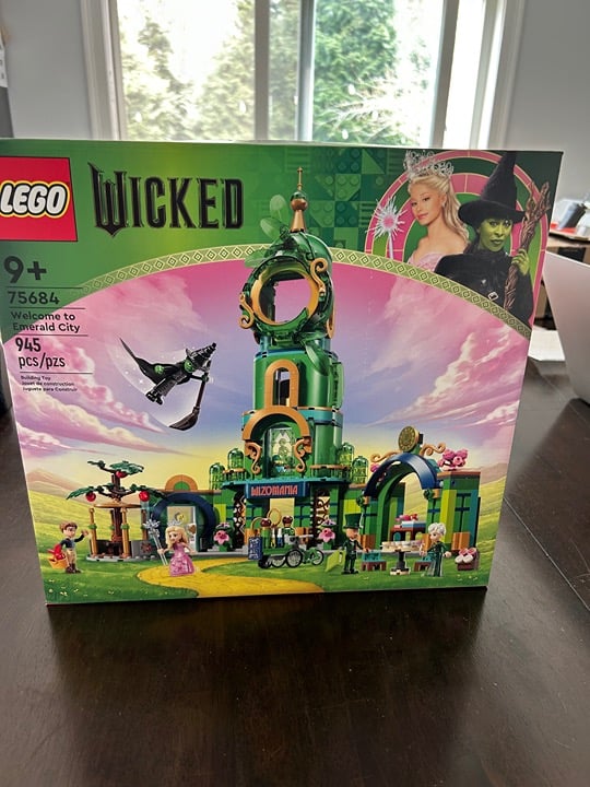 LEGO WICKED # 75684 NEW IN BOX  WELCOME TO EMERALD CITY