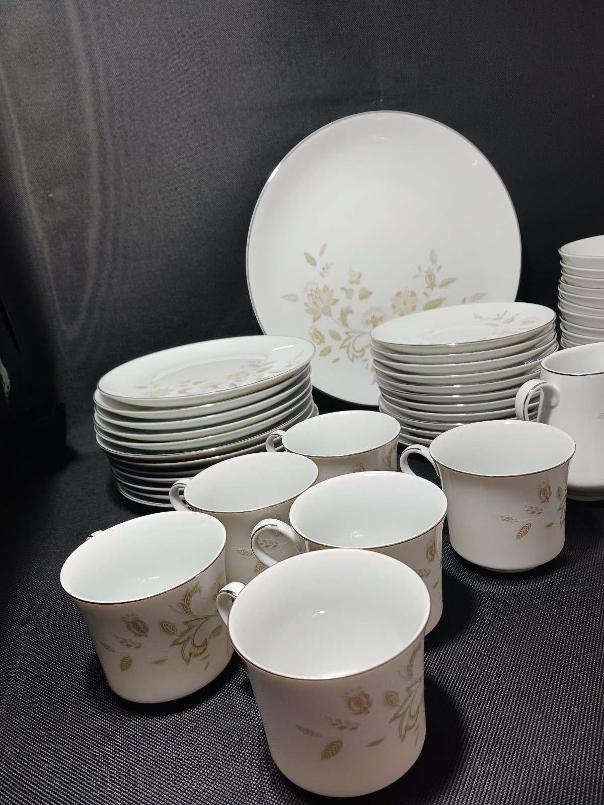 P PREMIERE  fine china  BON VIVANT 88057 JAPAN set 43 ps