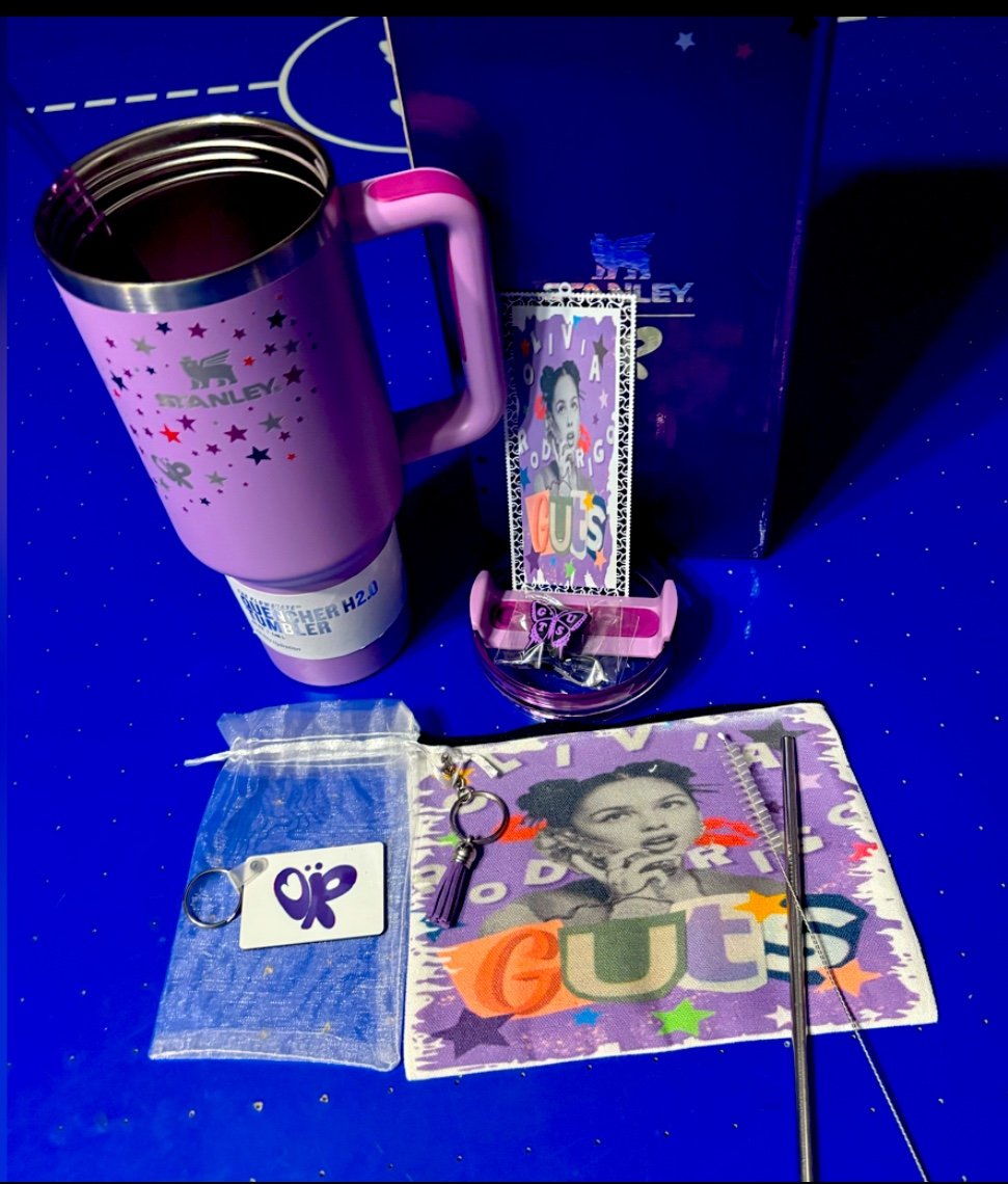 Olivia Rodrigo Stanley cup ( keychain and straw topper )