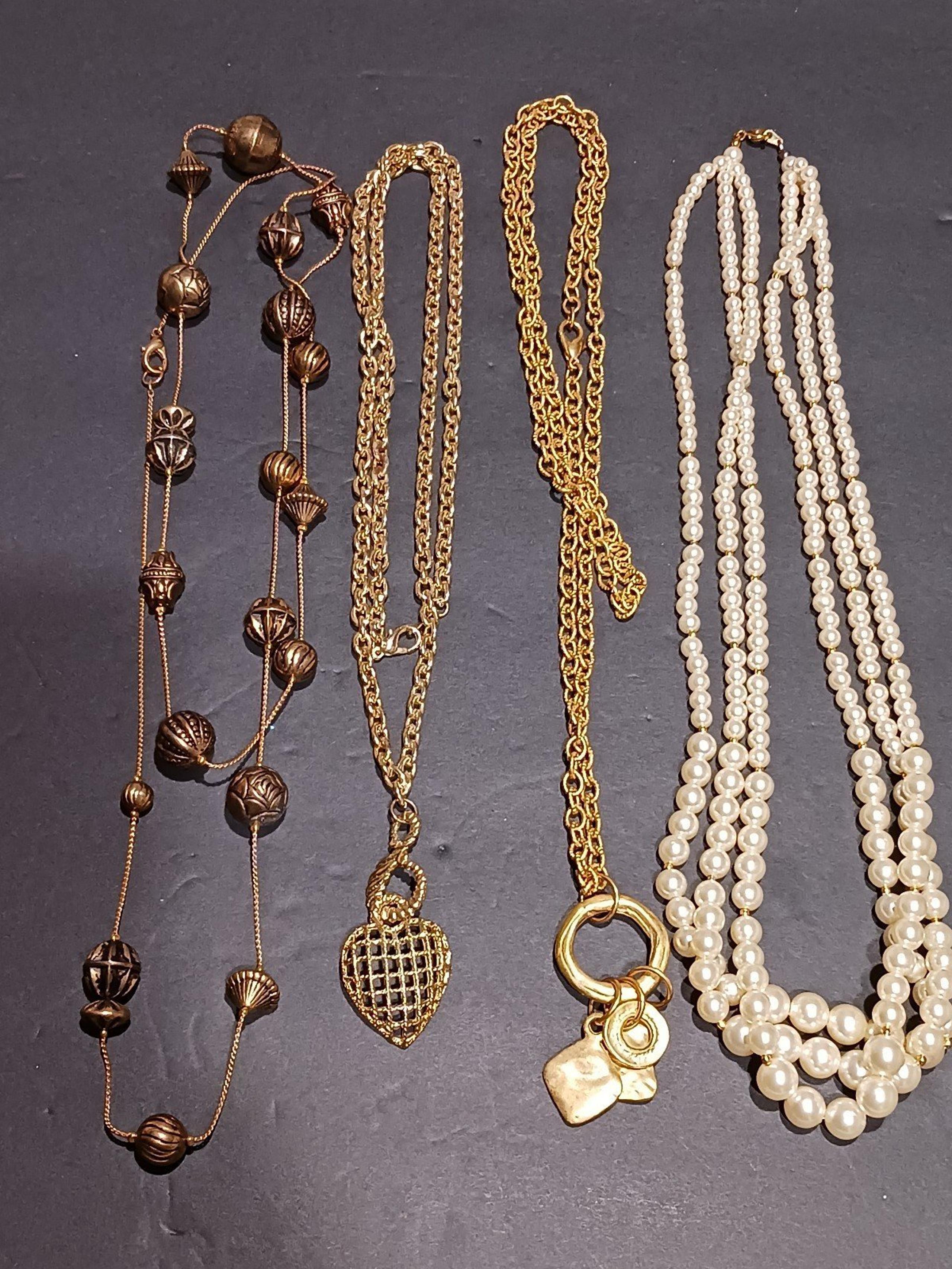 Beautiful jewelry women's necklaces lot 1