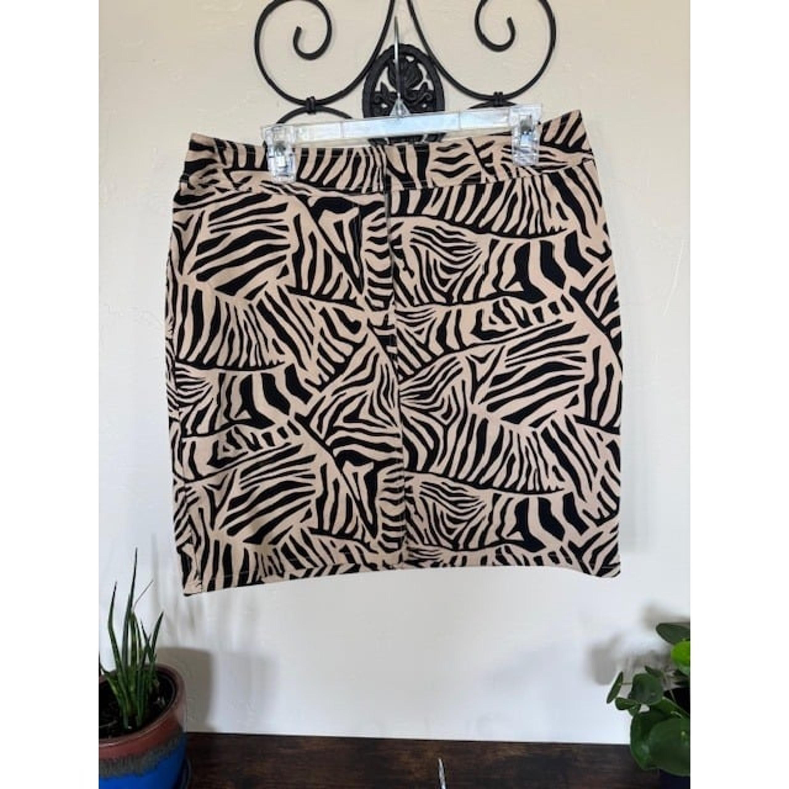 New York & Company zebra print mini skirt Size 12