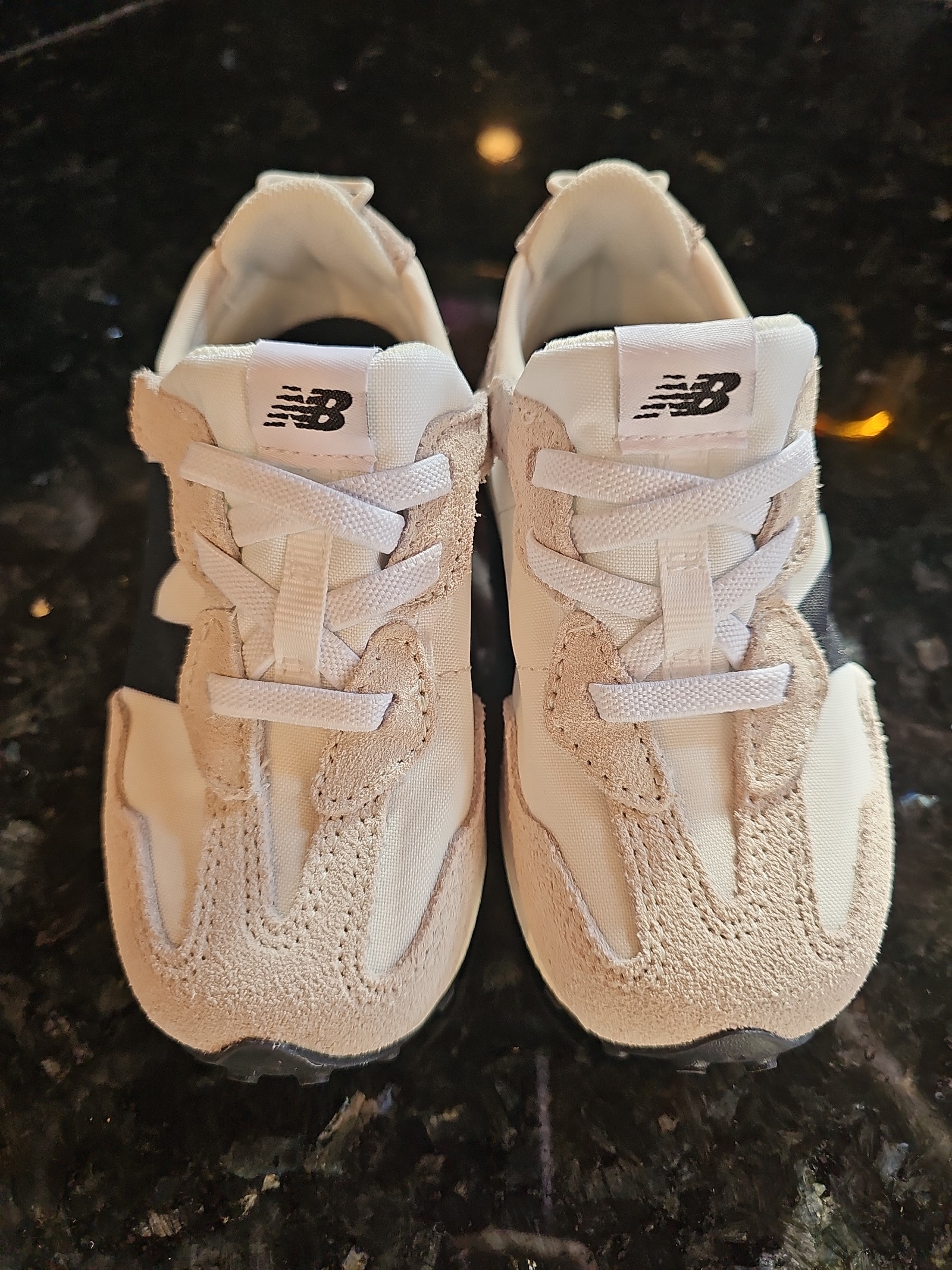 327 new balance 8.5xw