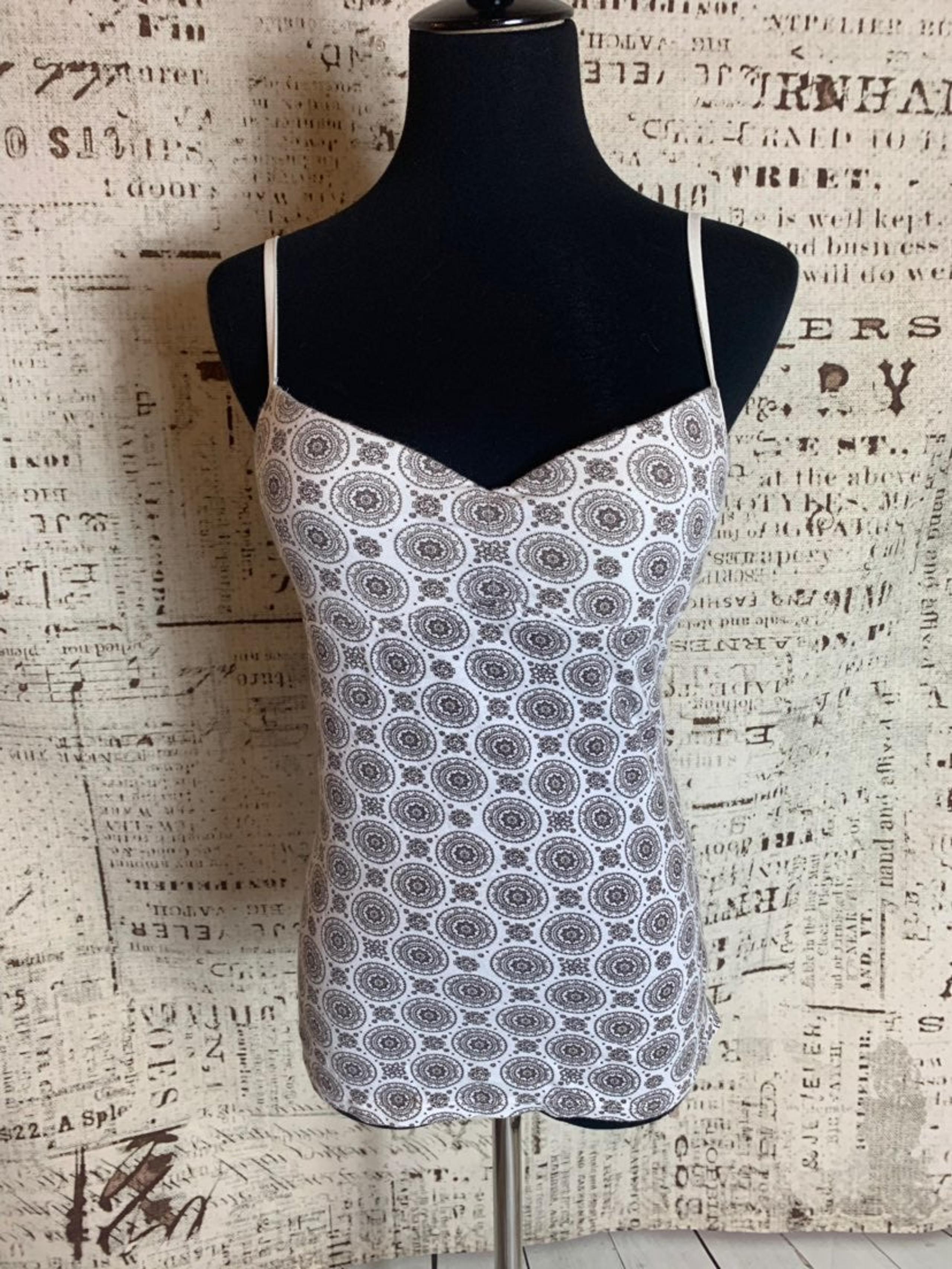 L.E.I. M Tank Camisole Built In Bra