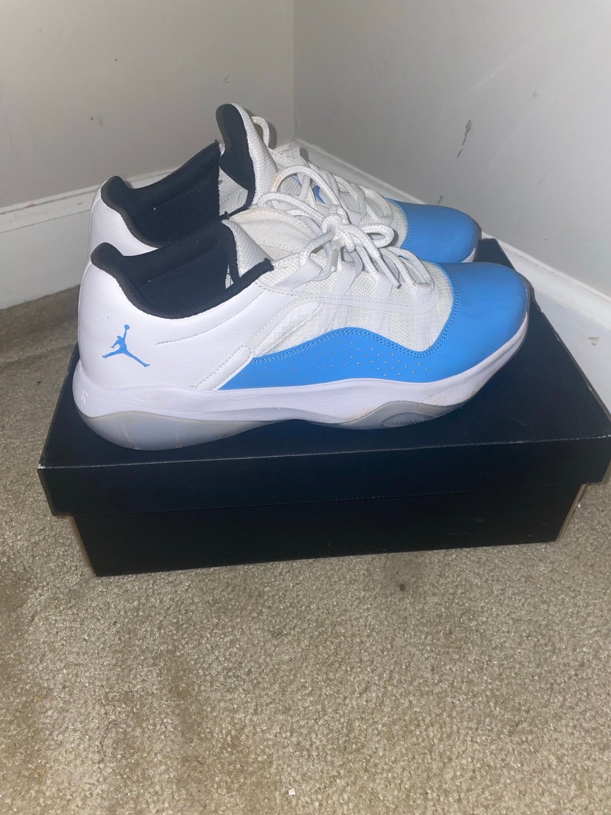Air Jordan 11 CMFT Low UNC size 11