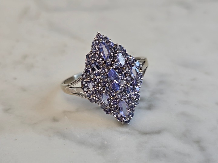 Womens Vintage Estate 10K White Gold Modernist Tanzanite Ring 3.6g E7579