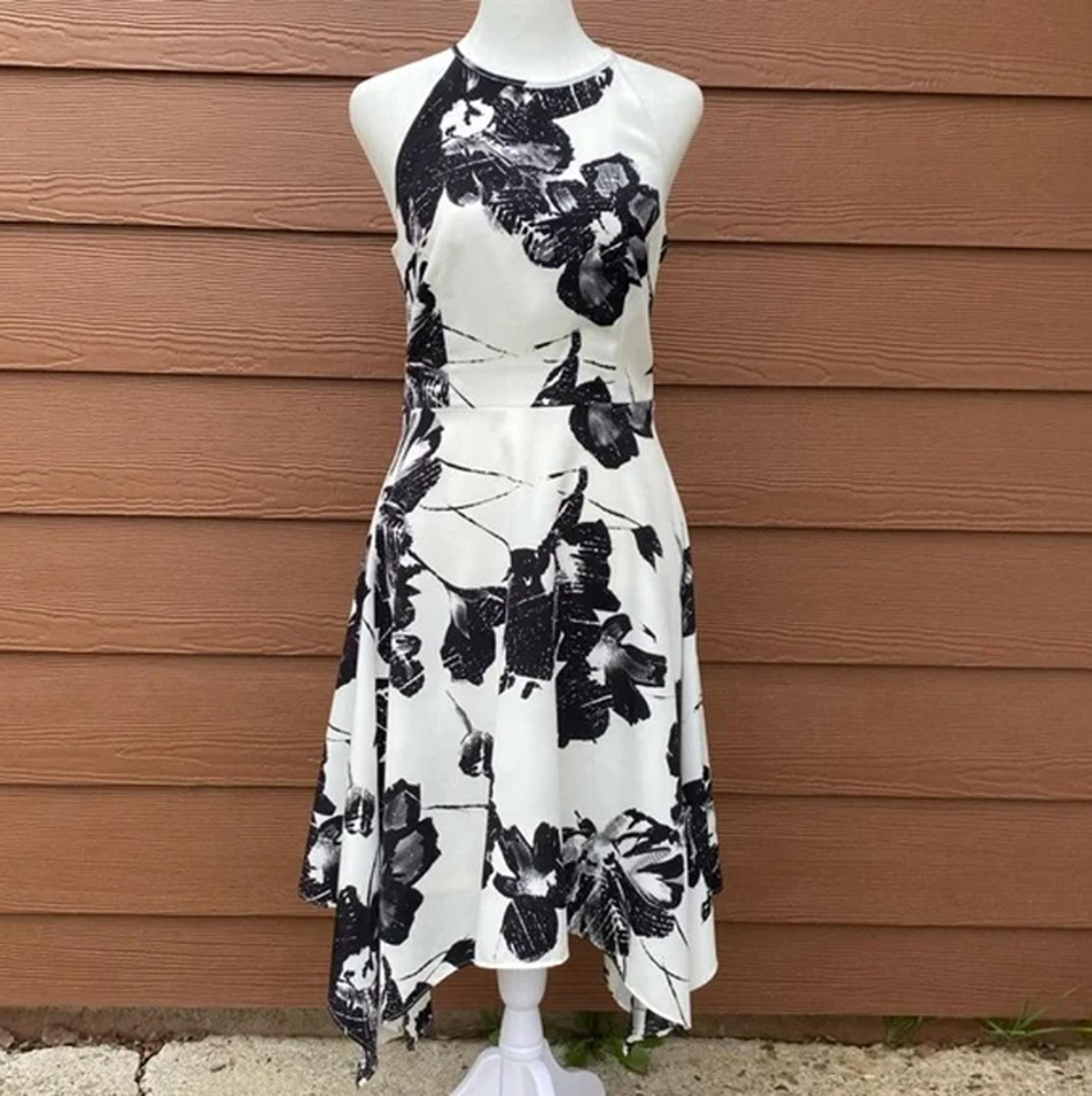 The Limited Black White Floral Midi Flared Dress Size 0