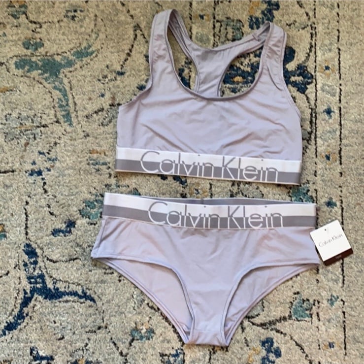 Calvin Klein 2 Piece Set (size:Bralette M Panty S)