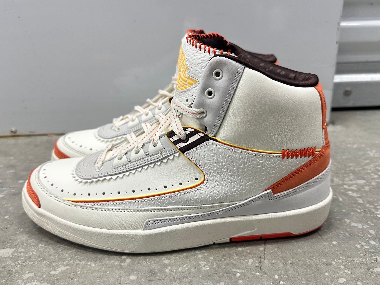 Air Jordan 2 Retro SP Maison Chateau Rouge Size 10 Nike