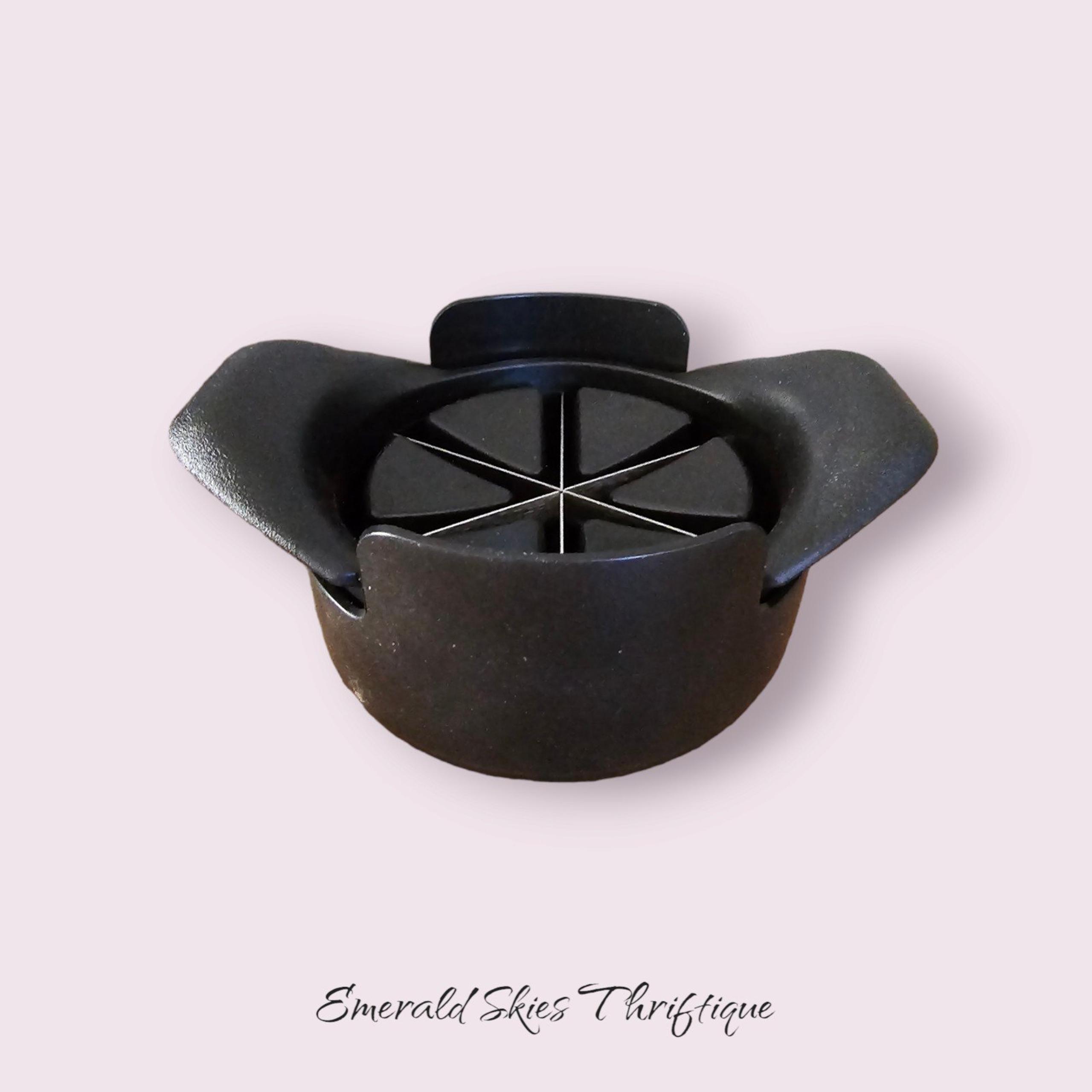 The Pampered Chef Veggie Wedger Fruit Vegetable Cutter Slicer