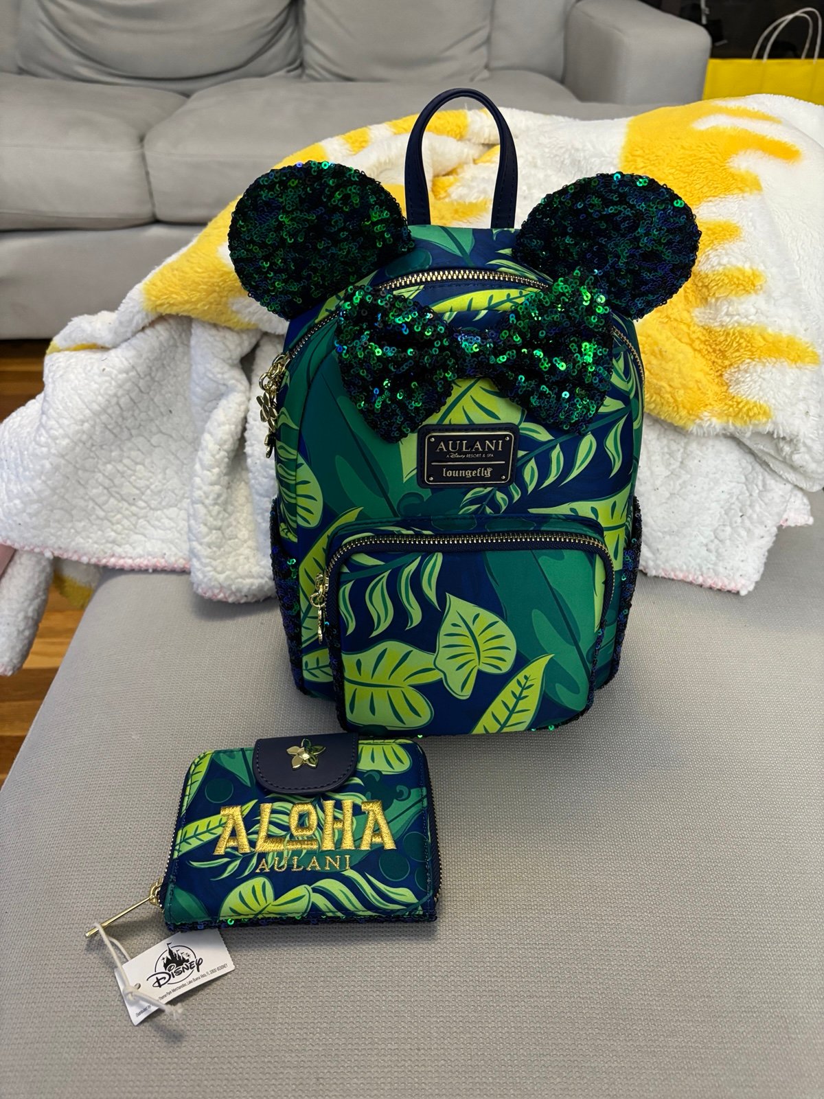 Loungefly Aulani Sequins Paradise Vibes set