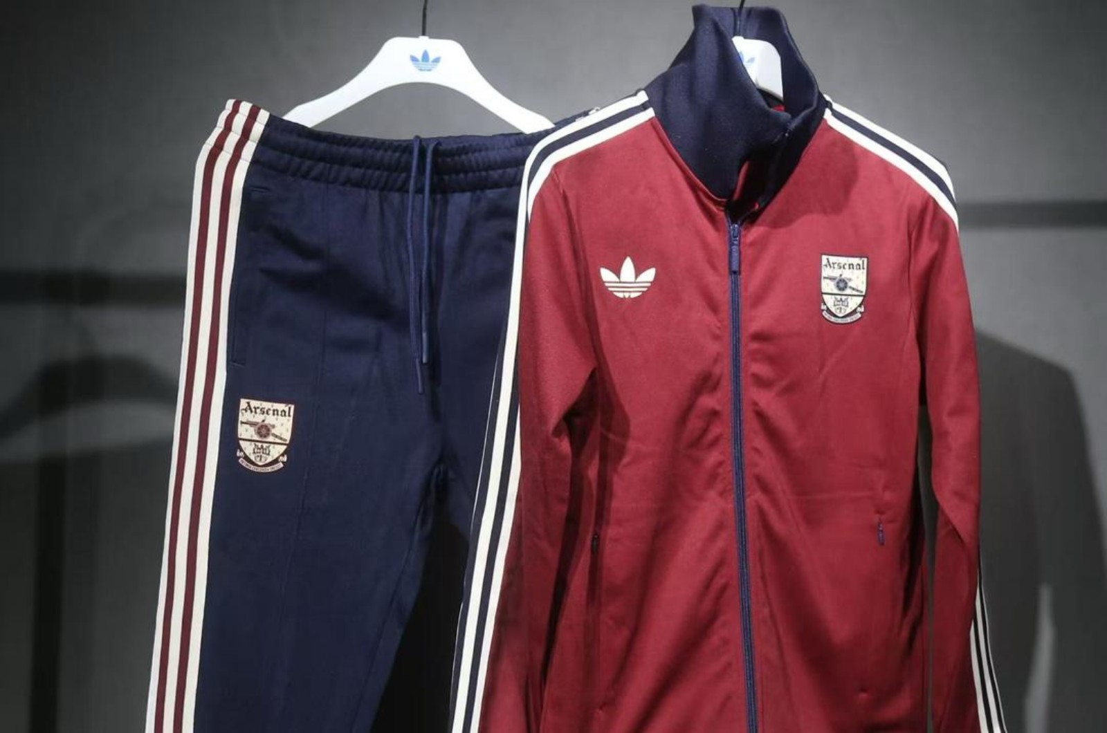 Adidas Arsenal Tracksuit Size L BNWT