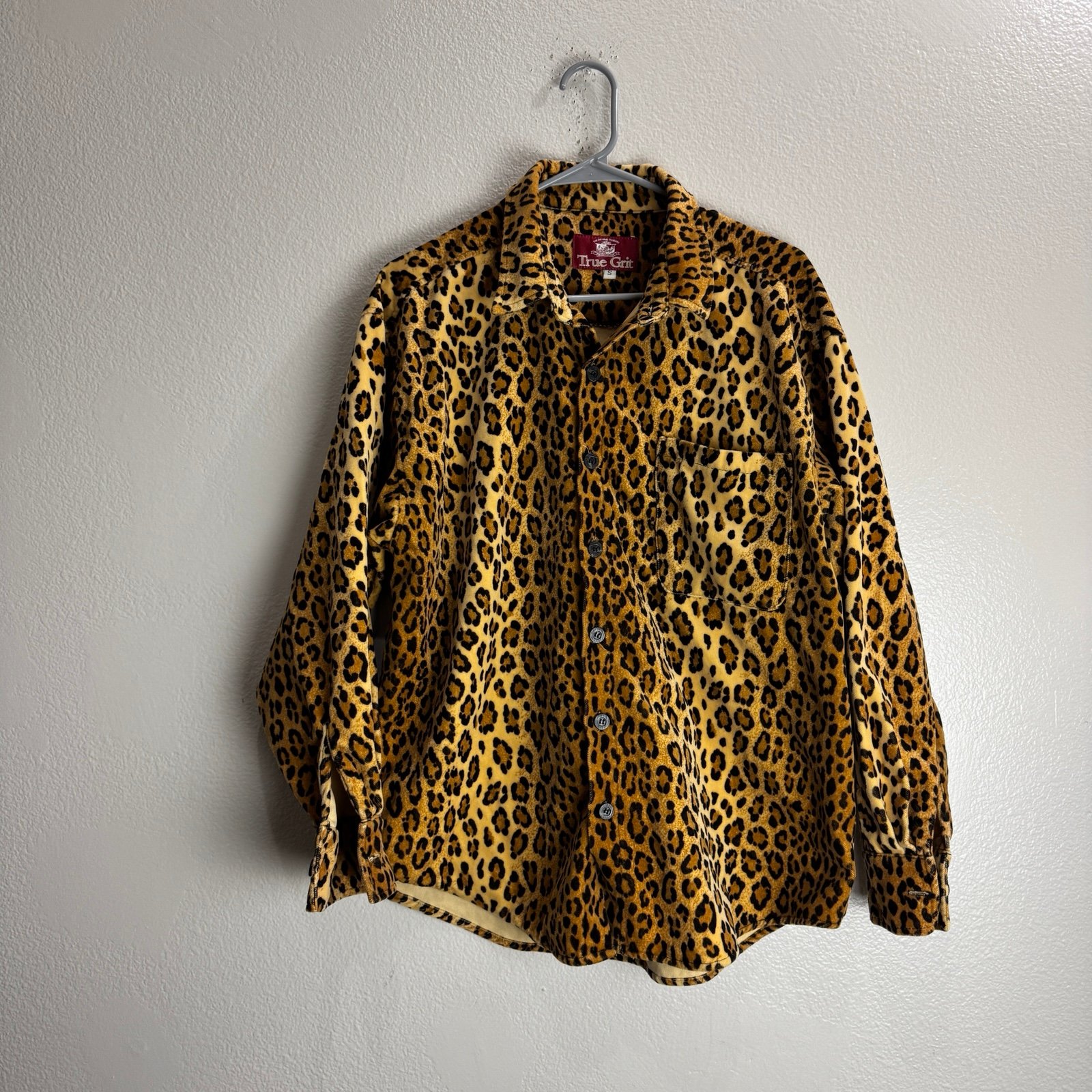 True Grit Vintage Leopard Velvet Button Up Shirt Size Small
