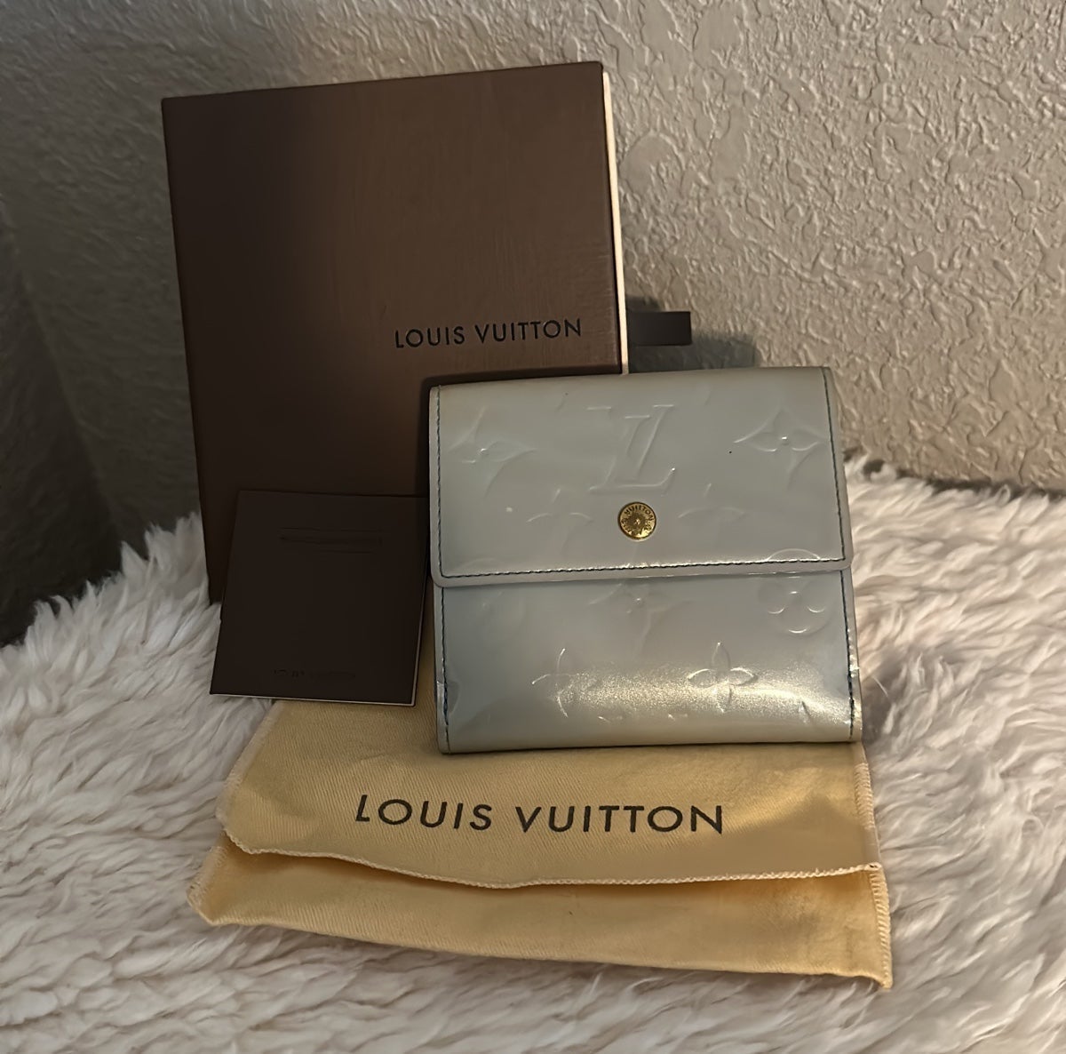 AUTHENTIC ✅ Louis Vuitton Vernis Portefeullie Elise Wallet ❣️