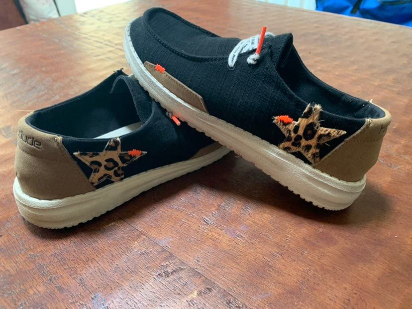 HEY DUDES sz 7 women's black star moon